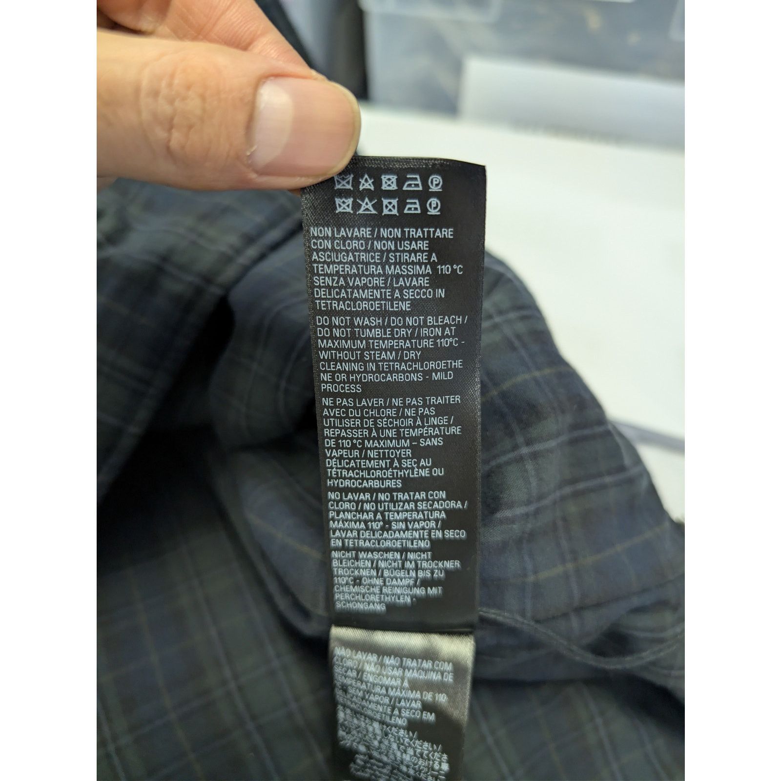Balenciaga o1rshd1 Light Check Flannel Detachable Sleeves Shirt Size US M / EU 48-50 / 2 - 18 Thumbnail