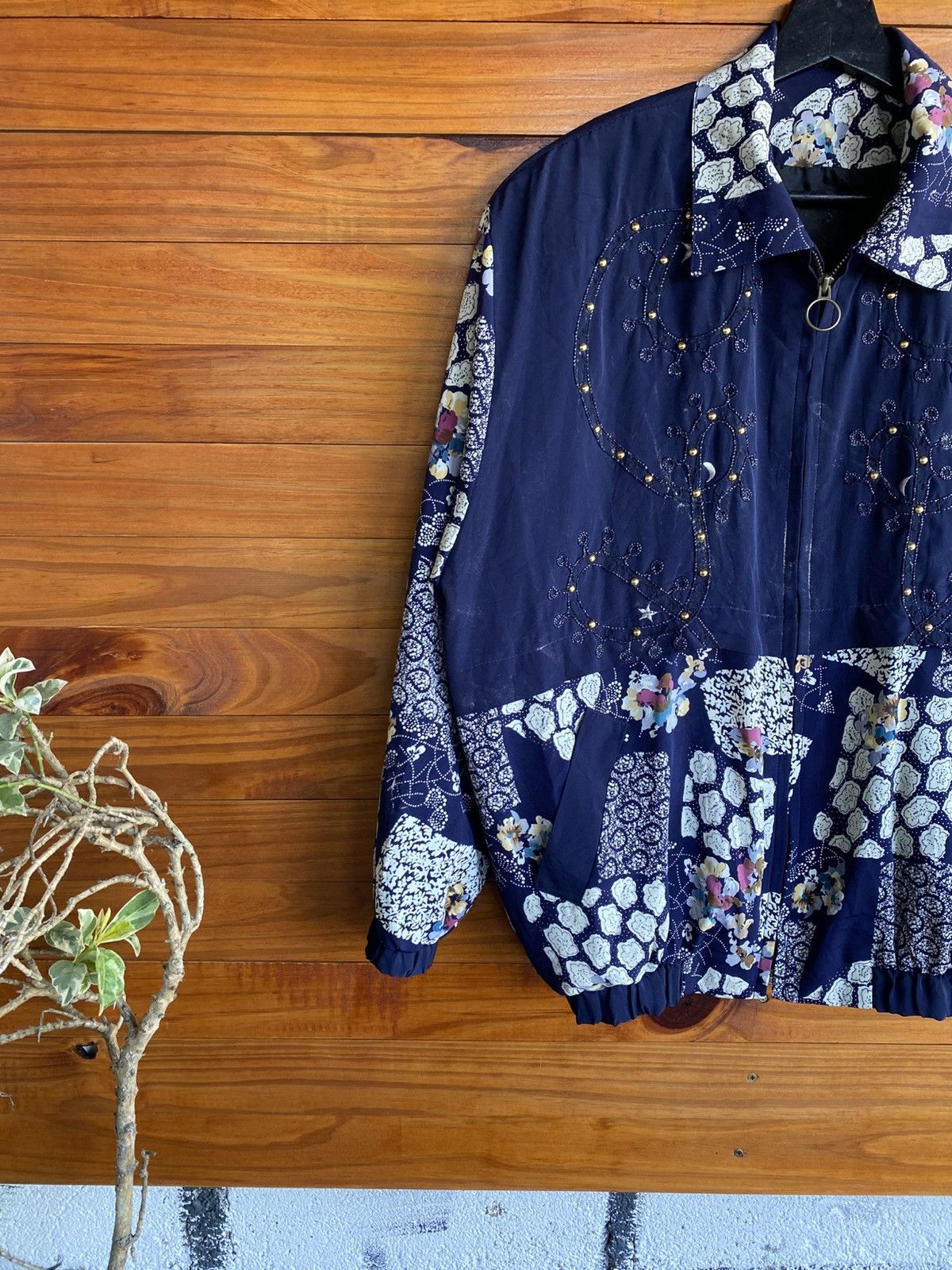 Vintage Vintage Japanese Patchwork Floral Print Windbreaker Jacket Size US L / EU 52-54 / 3 - 7 Thumbnail
