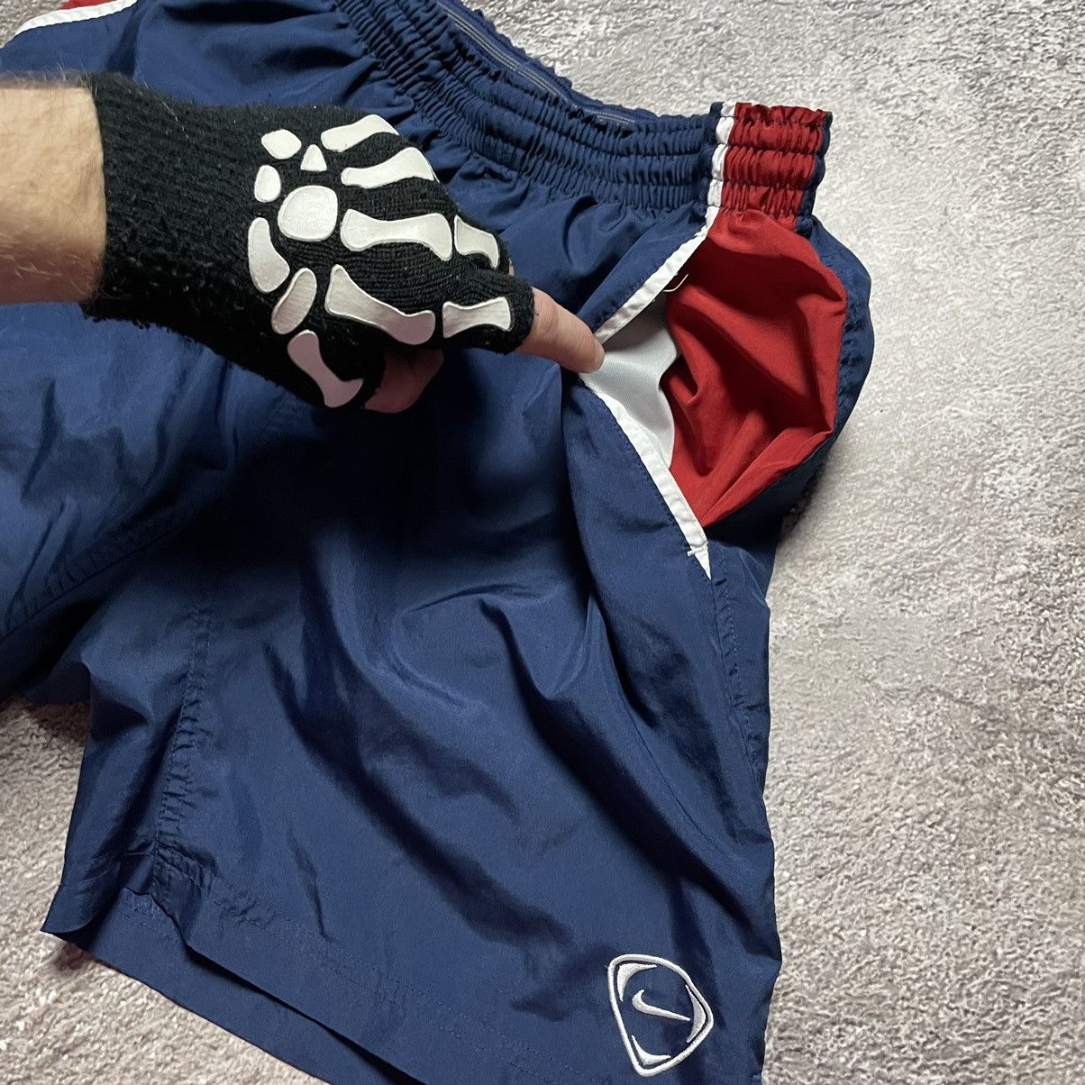 Nike Vintage Y2K NIKE Short Logo Sportwear Casual Buymypiece 90s Size US 30 / EU 46 - 5 Thumbnail