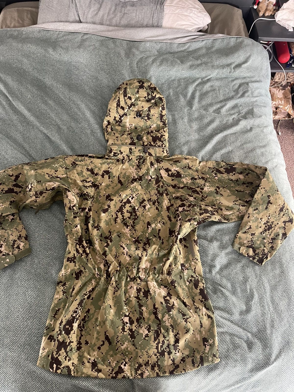 Other K-L MFG Level 8 Alpha Parka AOR2 Medium Size US M / EU 48-50 / 2 - 3 Thumbnail
