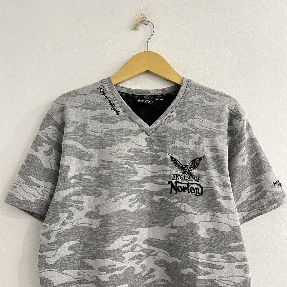 Norton Norton England Camo Vneck Tee Size US XL / EU 56 / 4 - 2 Thumbnail