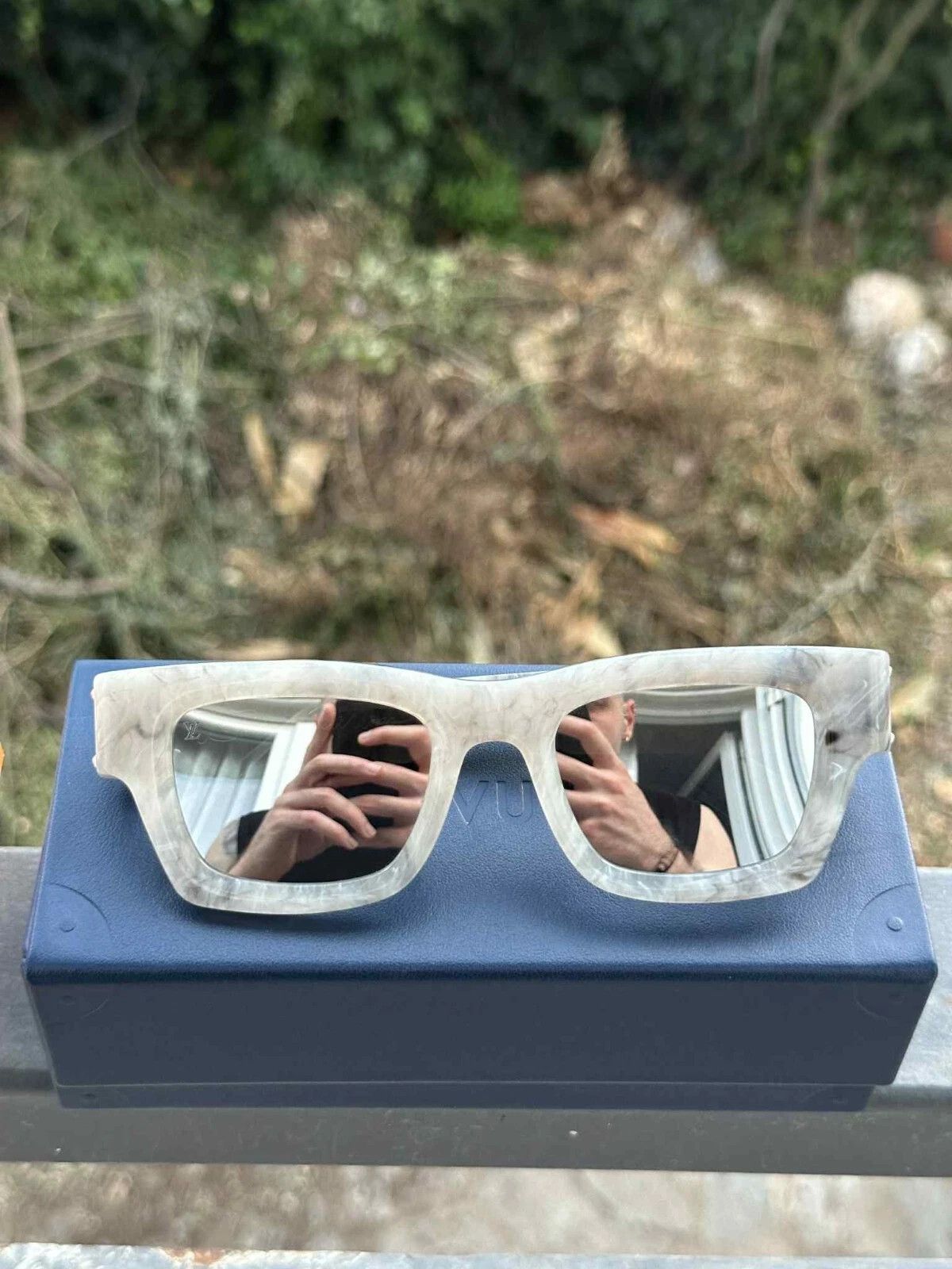 Louis Vuitton Louis Vuitton Z1245E Charleston Marble Sunglasses Size ONE SIZE - 1 Thumbnail
