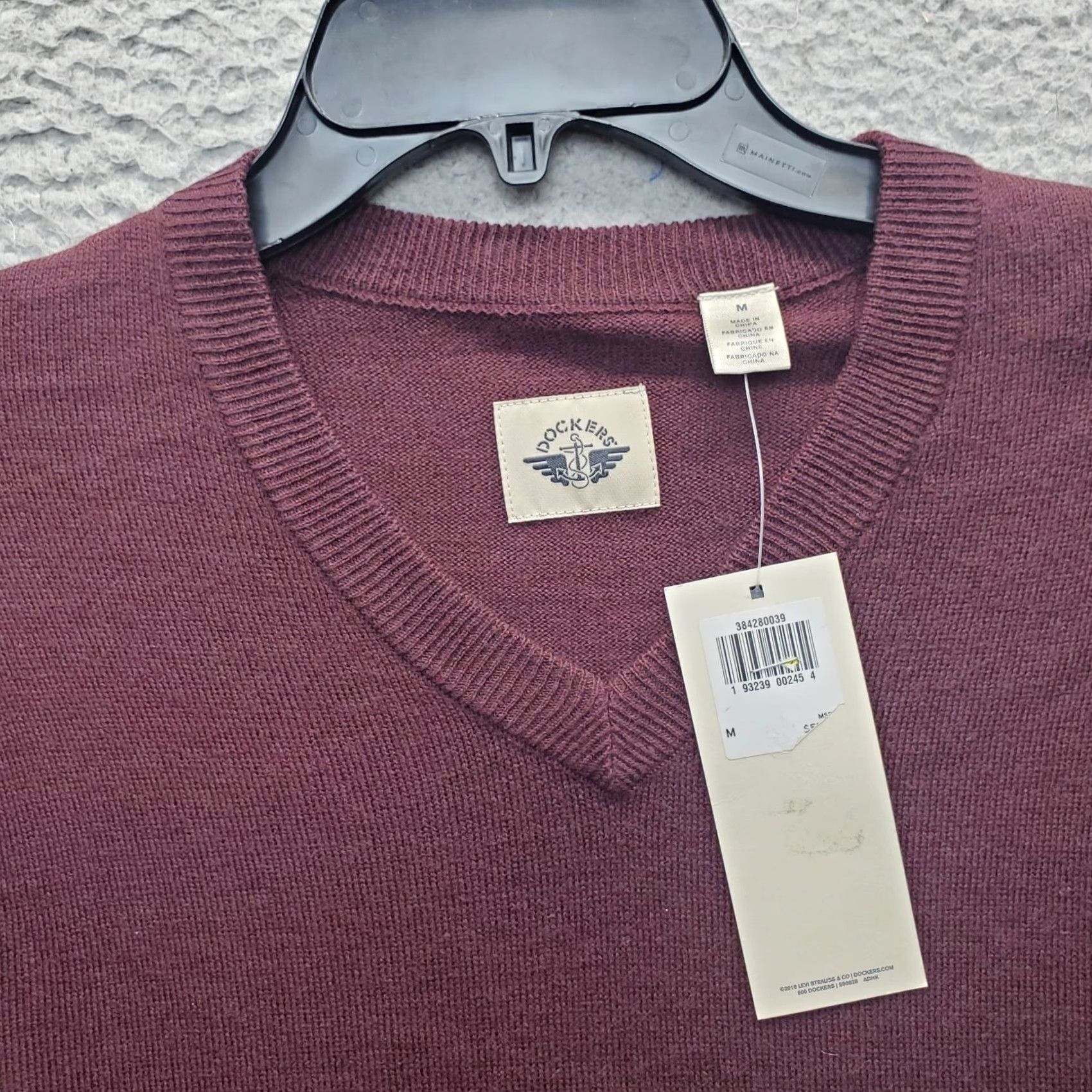 Dockers DOCKERS Mens Sweater V-Neck Burgundy Knit Acrylic Ribbed Cuff Pullover Size M Size US M / EU 48-50 / 2 - 3 Thumbnail