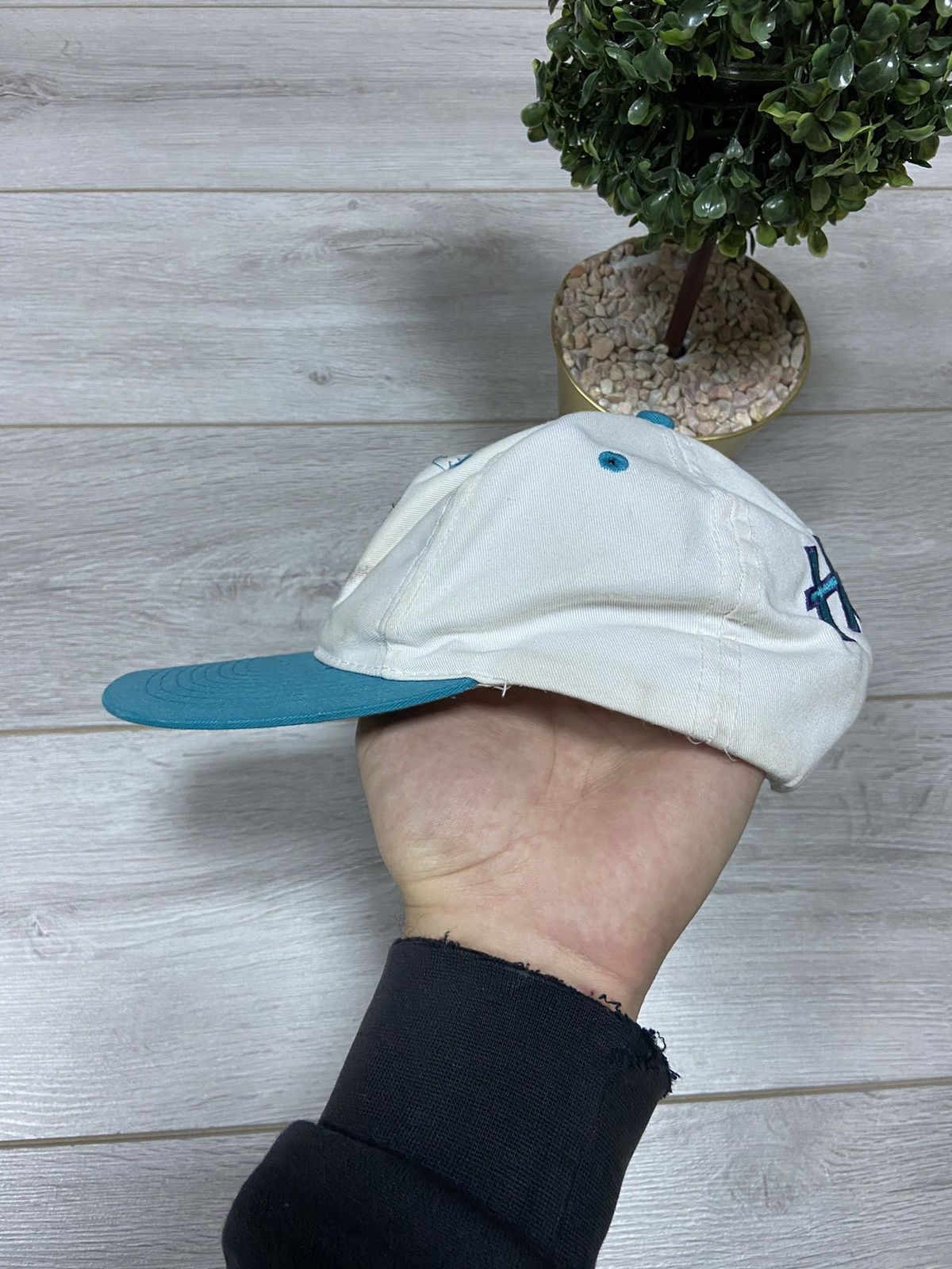 NBA Charlotte Hornets Starter vintage NBA hat cap SnapBack Size ONE SIZE - 4 Thumbnail