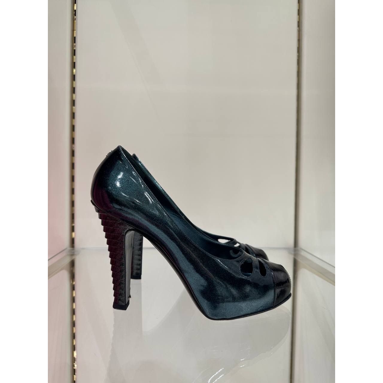 Chanel Chanel Patent Leather Pumps Size 39 Size US 8 / IT 38 - 3 Thumbnail