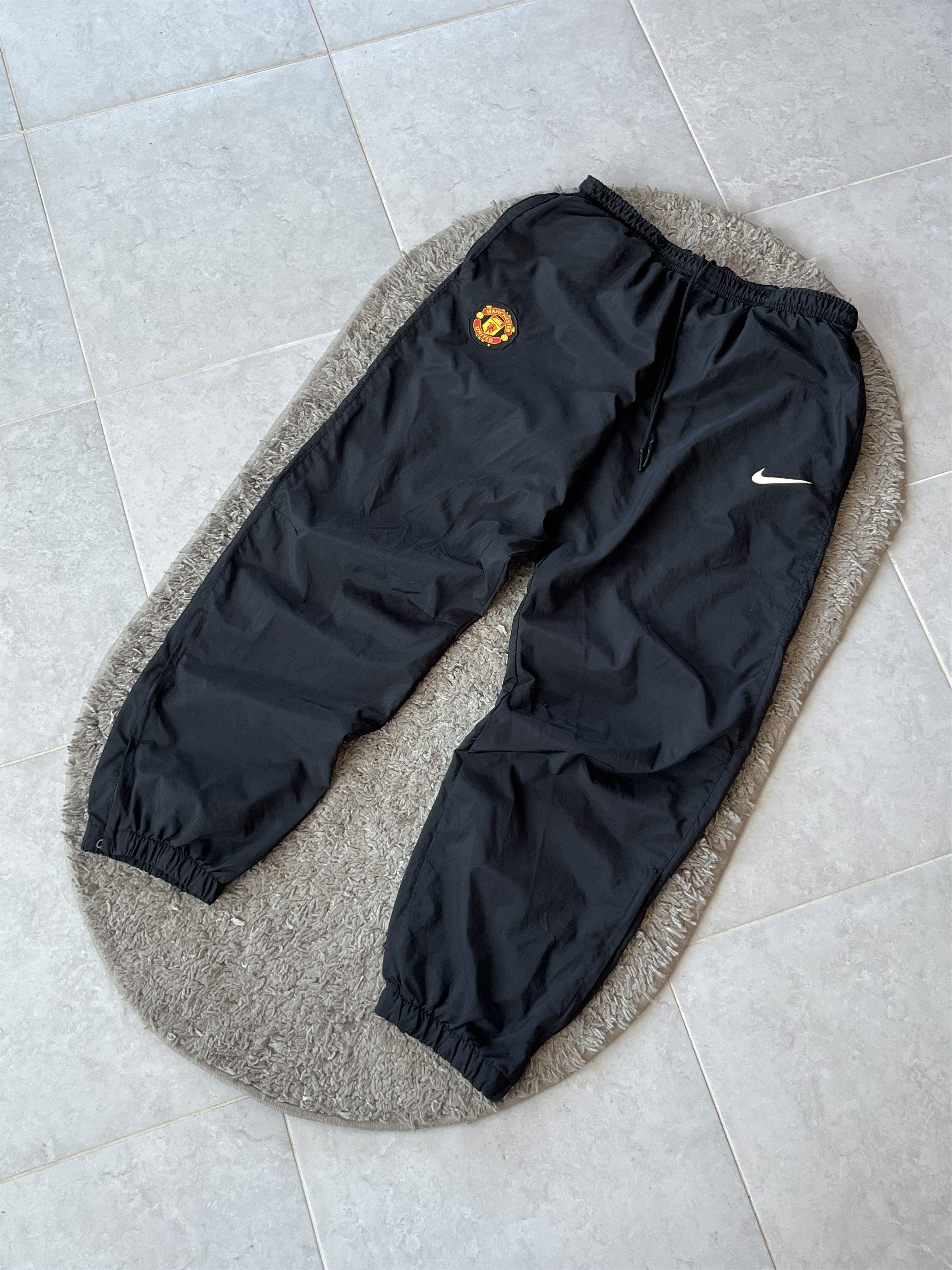 Nike Vintage Pants Nike Soccer Jersey MANCHESTER UNITED Y2K Style Size US 32 / EU 48 - 2 Thumbnail