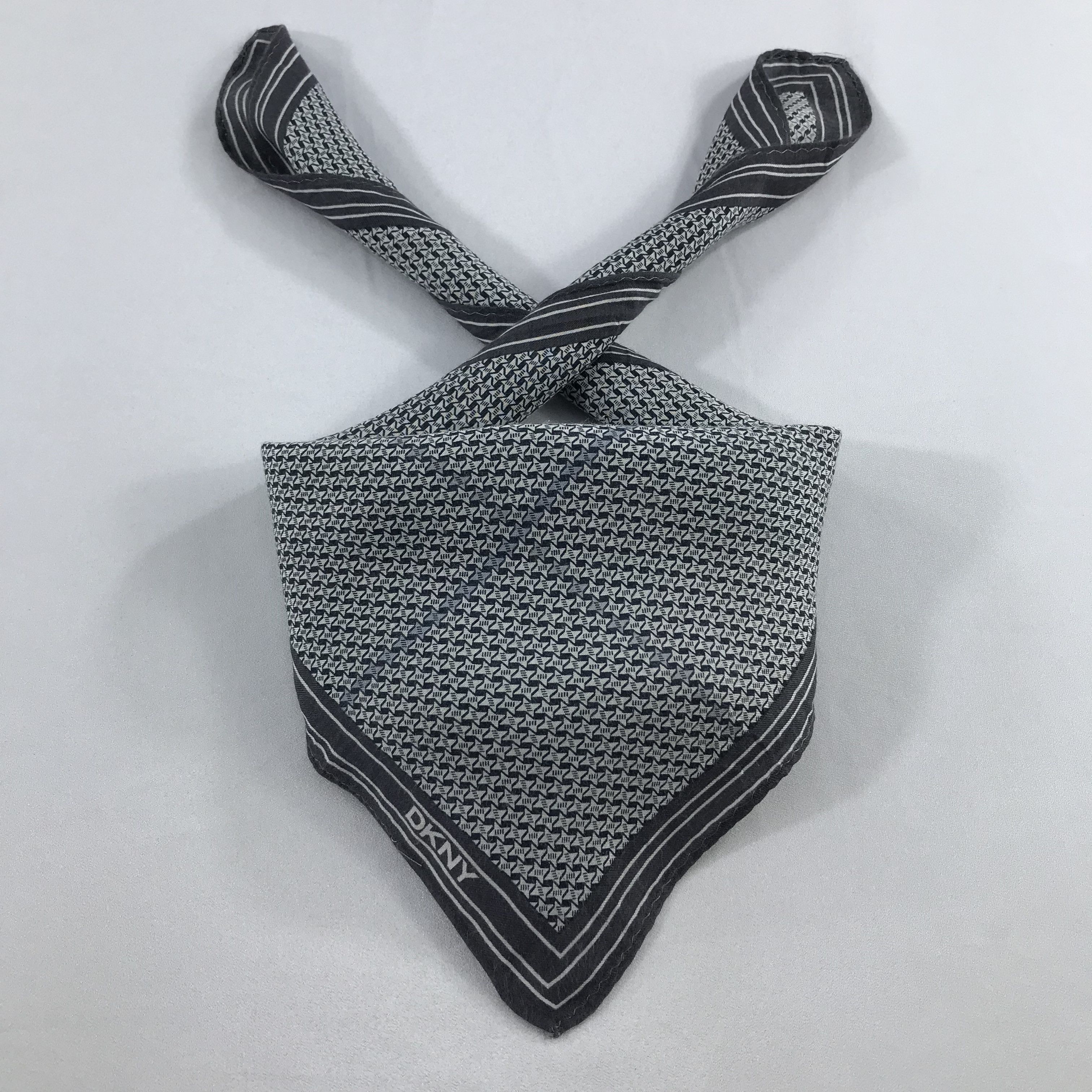 DKNY × Vintage DKNY Bandana / Handkerchief / Neckerchief - S2388 Size ONE SIZE - 2 Thumbnail