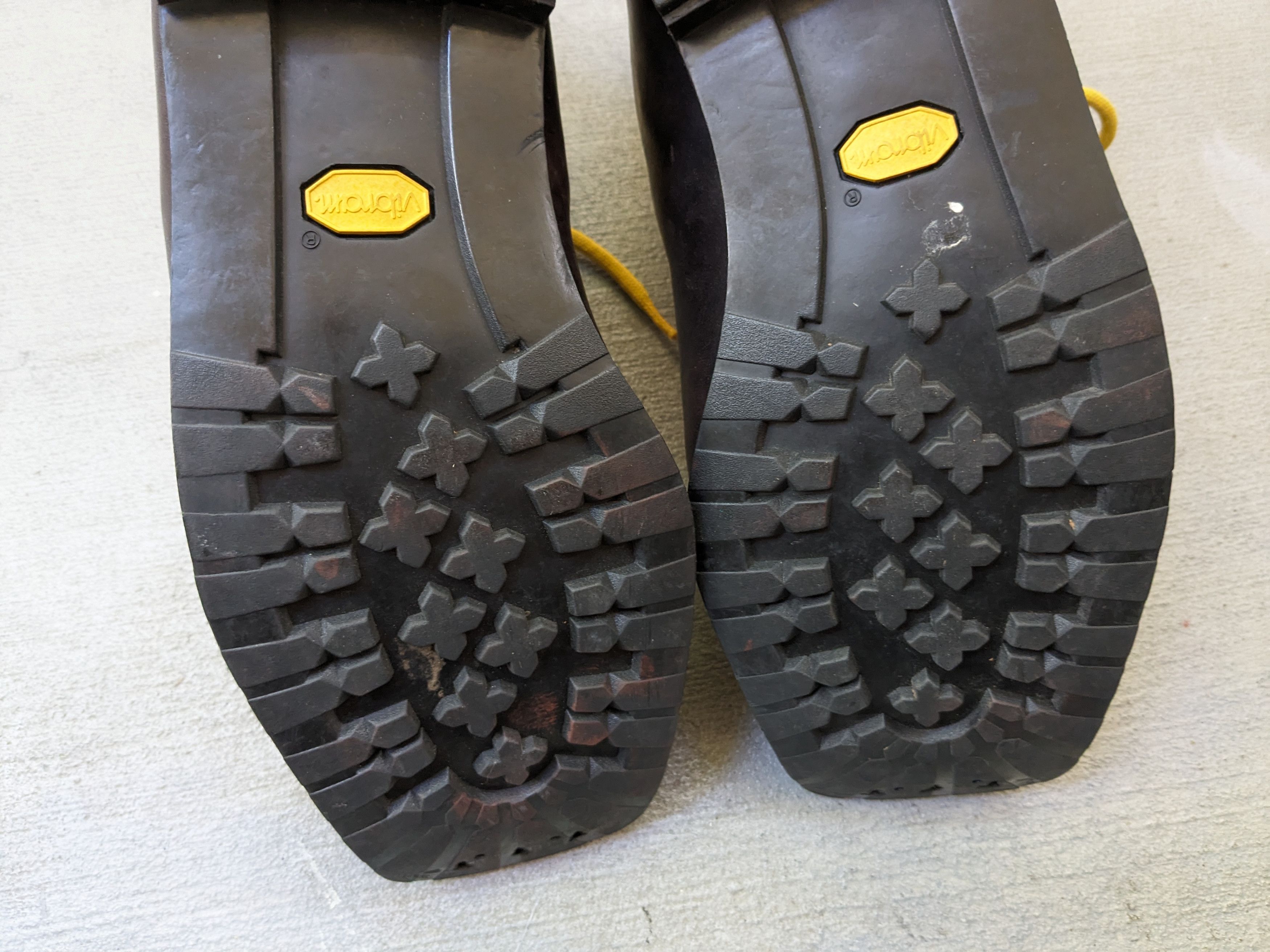 Vintage Vasque Ski Boots Brown 11 EE Wide Italy Hiking