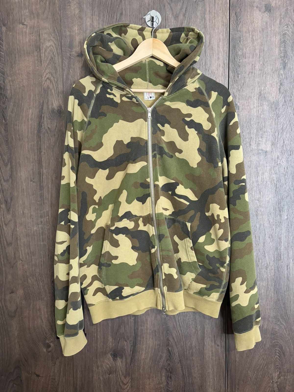 Bape Bape vintage camo Size US L / EU 52-54 / 3 - 1 Thumbnail