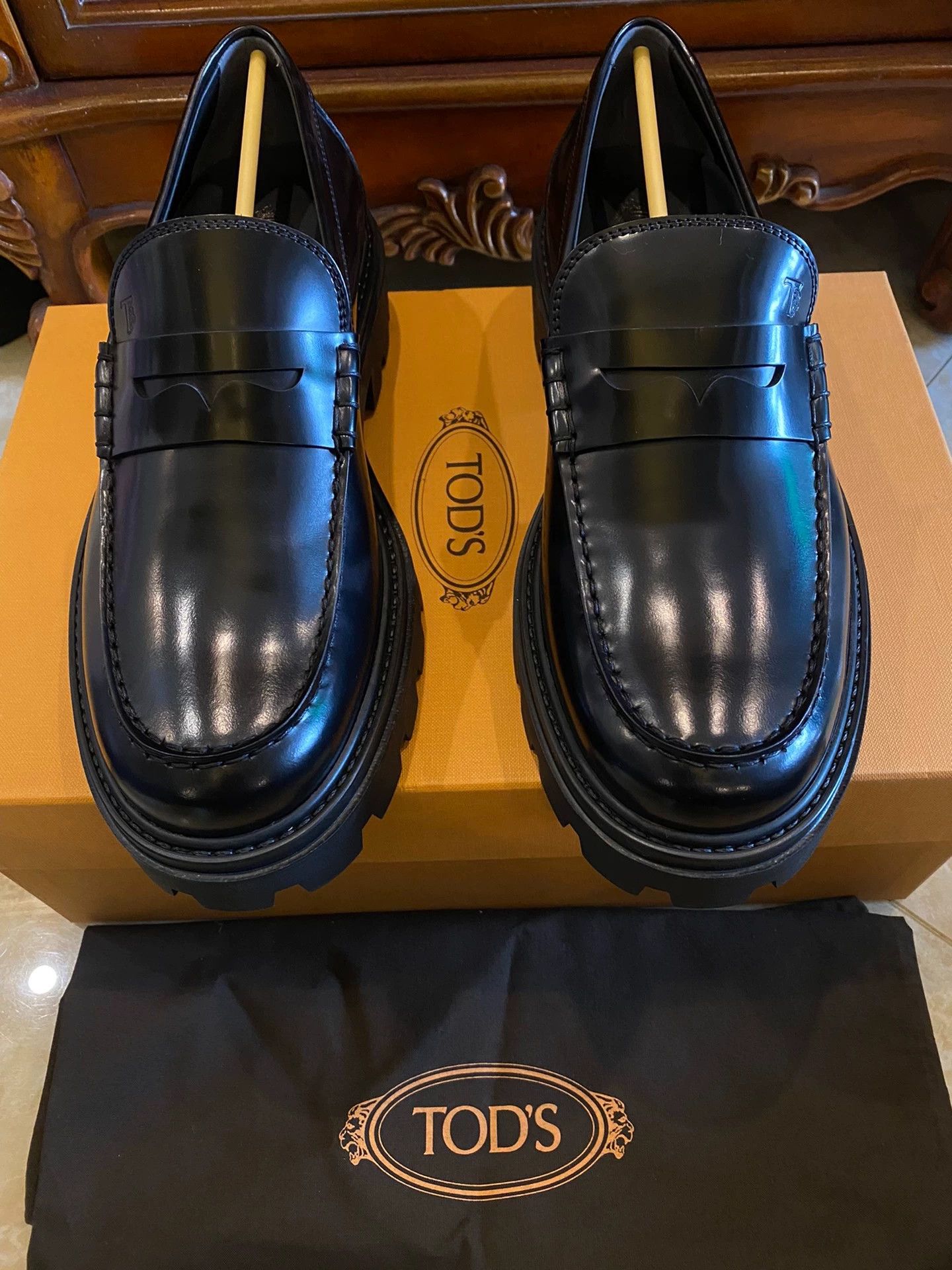 Tod's TOD'S Gommino Slip-On Loafer (New, Size 7/8) Size US 7 / EU 40 - 2 Thumbnail