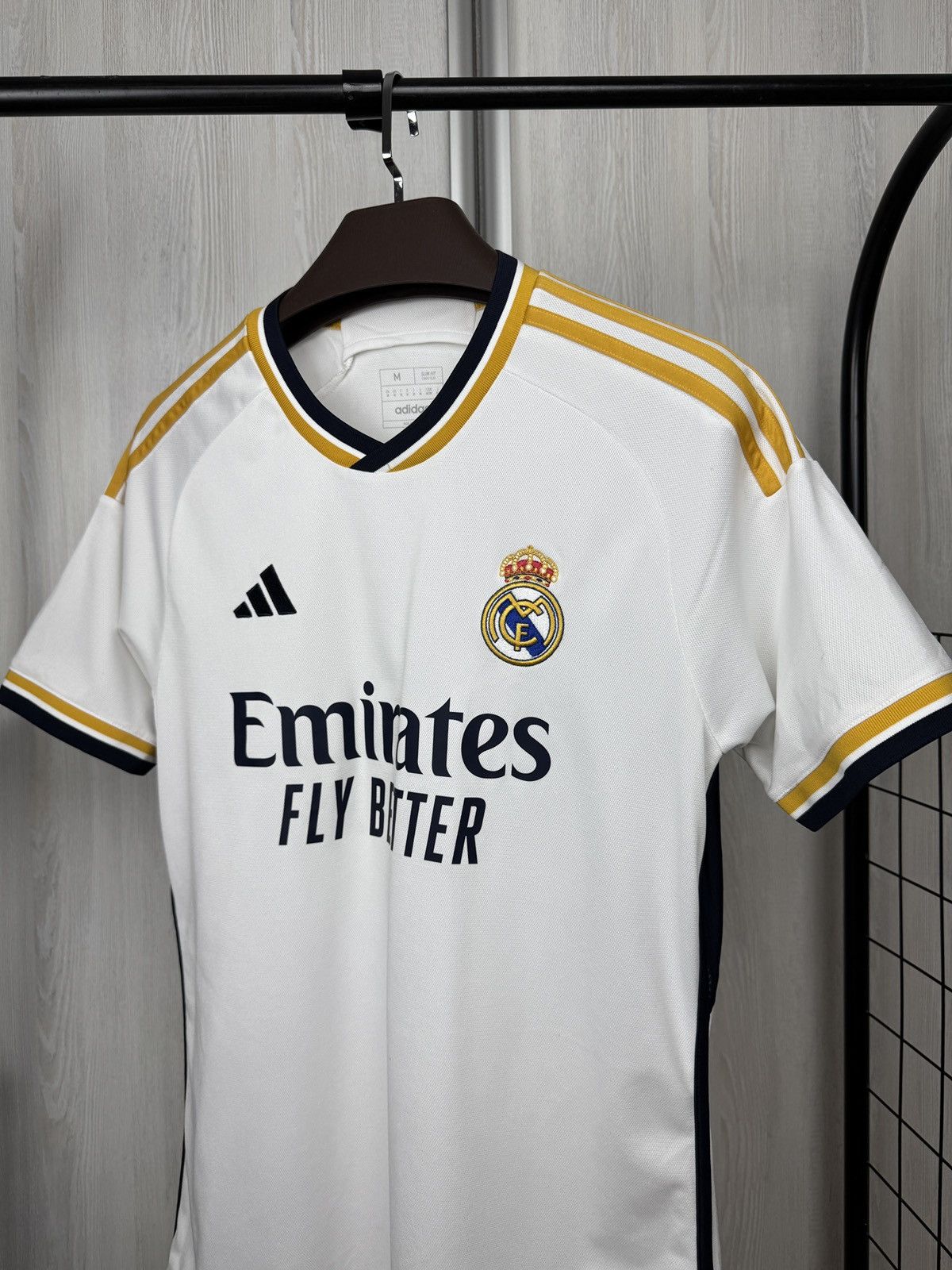 Adidas Jersey Adidas Real Madrid Home 2023/2024 Medium Shirt HR3796 Size US M / EU 48-50 / 2 - 5 Thumbnail