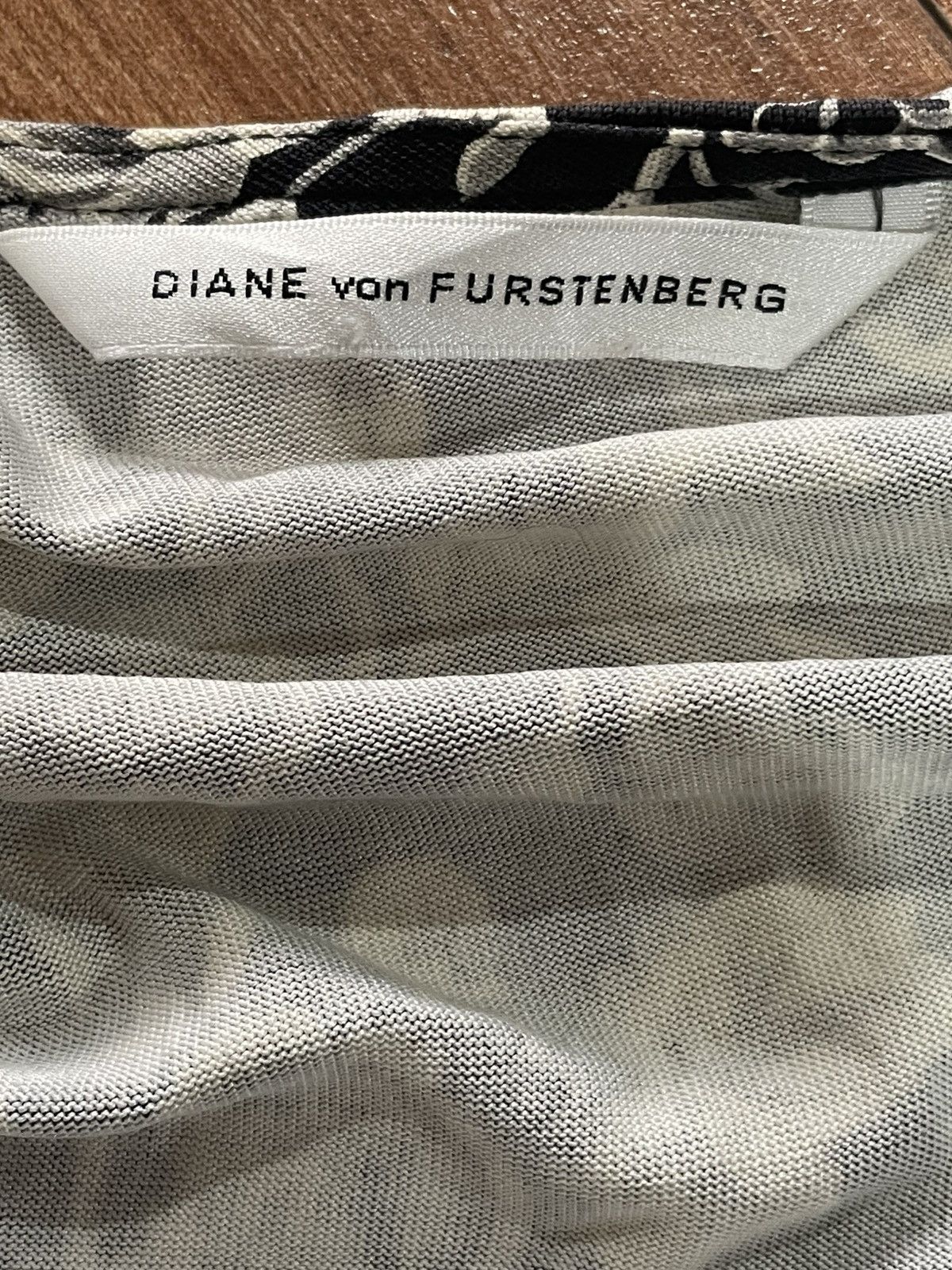 Diane von Furstenberg Diane von Furstenberg Wrap Dress Size XS / US 0-2 / IT 36-38 - 3 Thumbnail