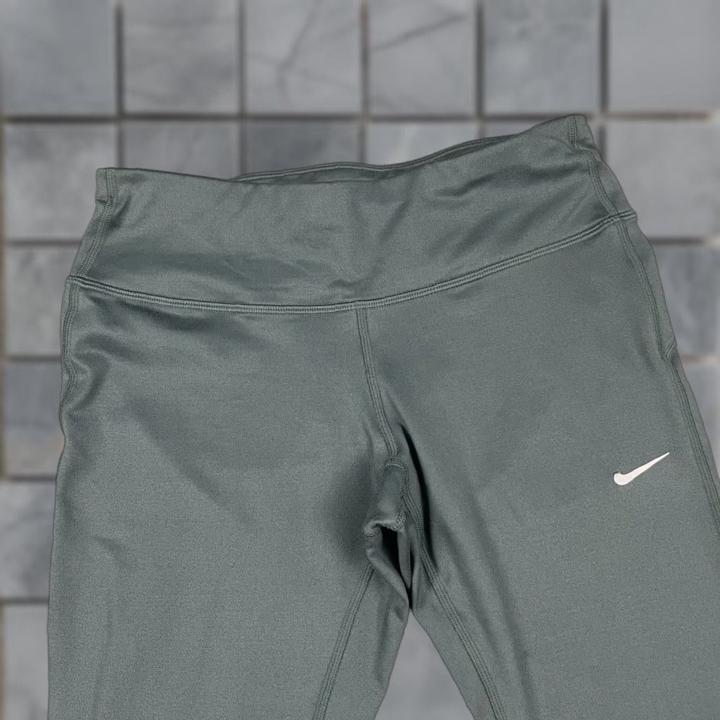 Nike VINTAGE Nike Running Leggings Womens S Green Dri Fit Reflective Athletic Pants S Size 28" / US 6 / IT 42 - 1 Thumbnail
