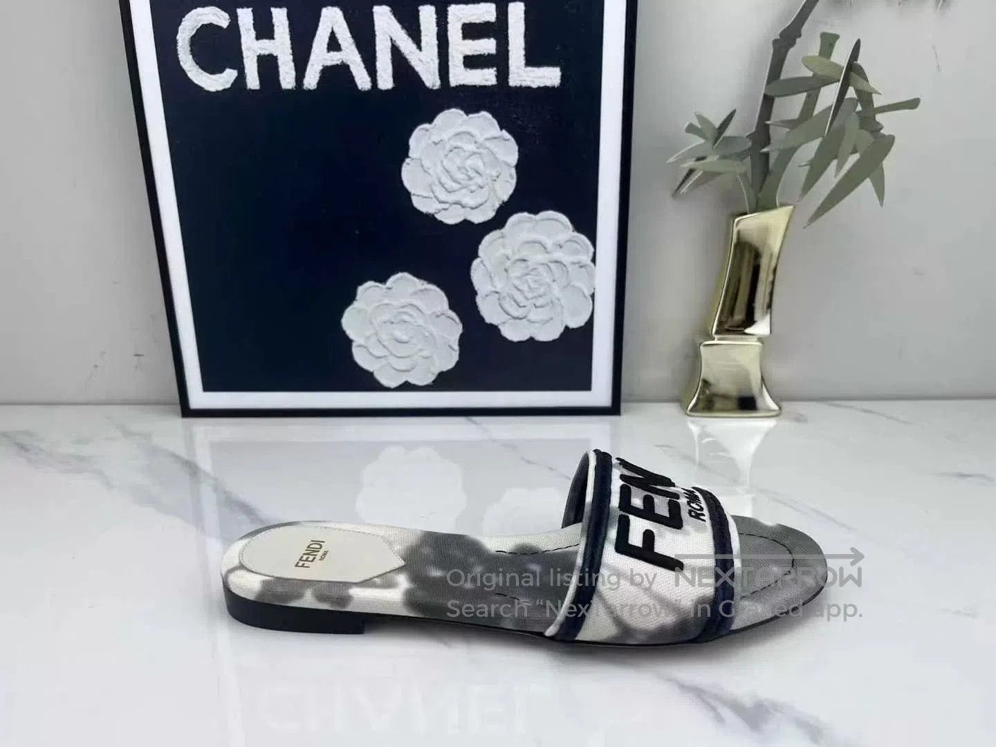 Fendi fendi logo splash slides in silver. Size US 8 / IT 38 - 6 Thumbnail