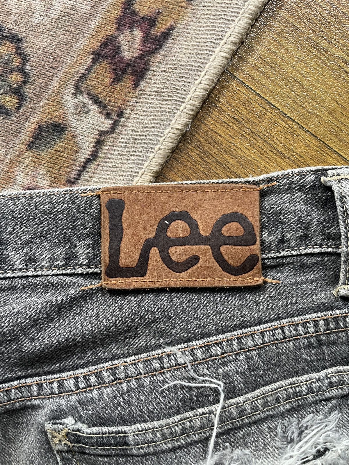 Lee × Vintage Vintage Lee Distressed Denim Size US 33 - 14 Thumbnail