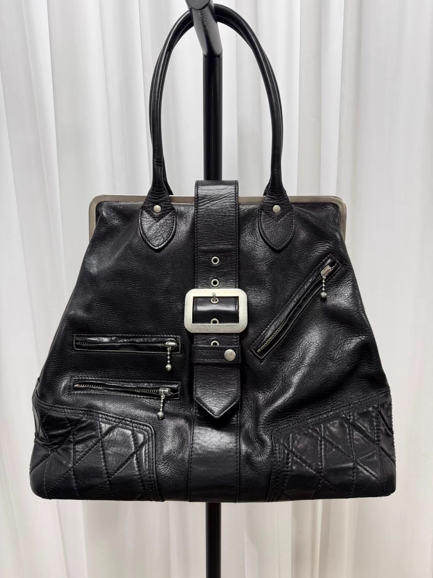 Junya Watanabe Junya Watanabe Biker Cowhide Gold-Tone Buckle Handbag K20 Size ONE SIZE - 1 Thumbnail