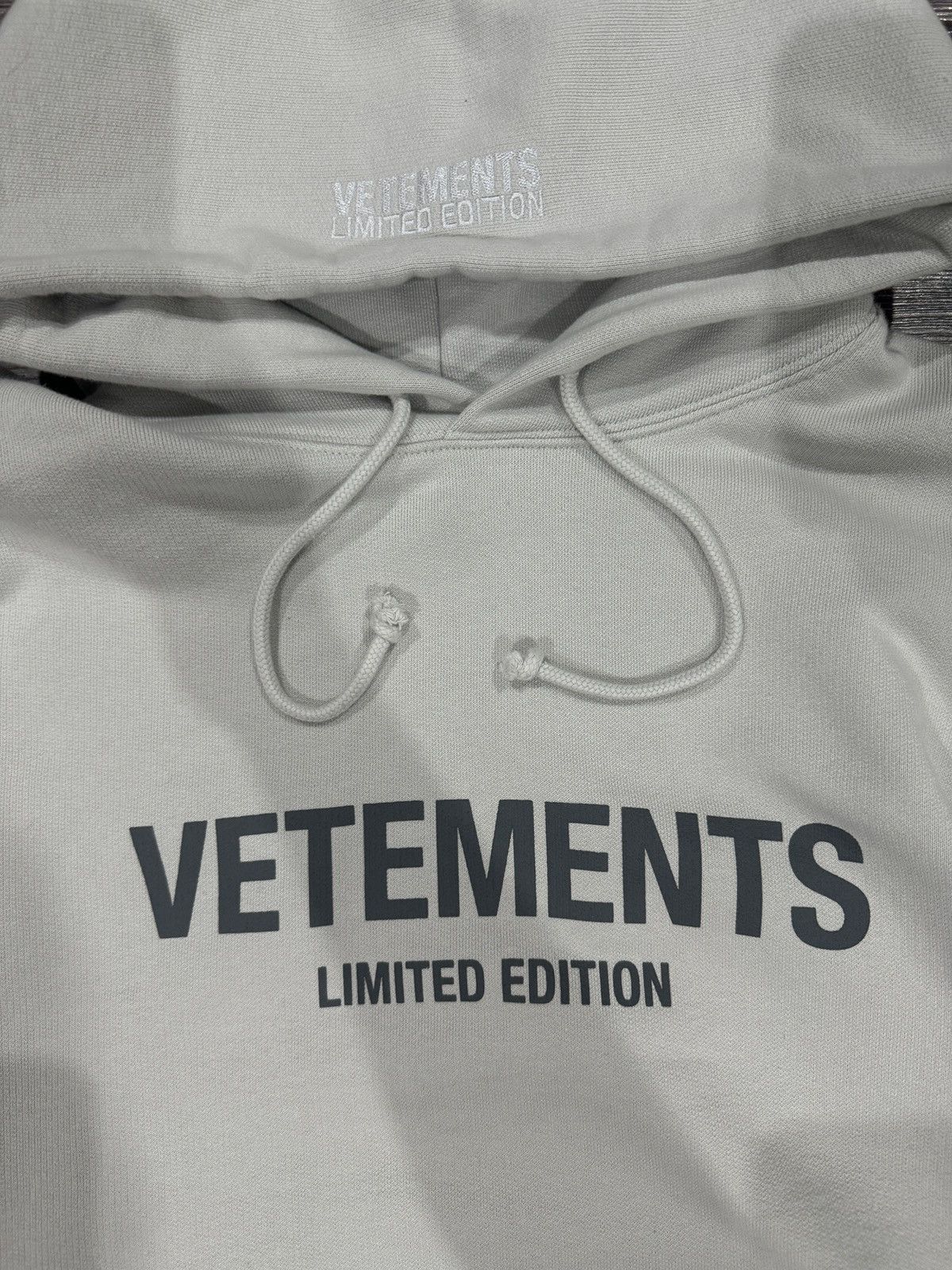 Vetements Vetements Limited Edition Hoodie (Offwhite/grey) Size US M / EU 48-50 / 2 - 2 Thumbnail