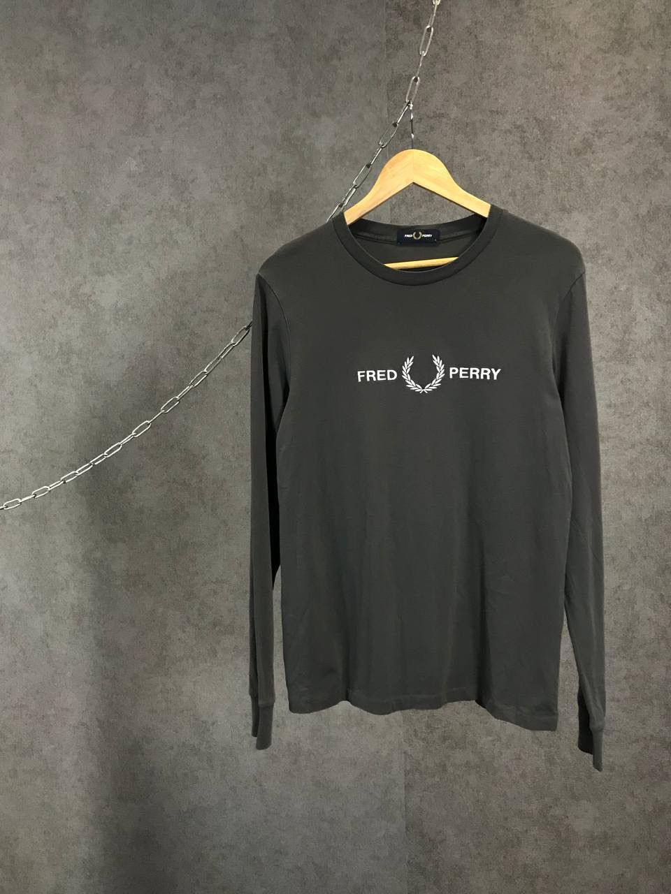 Fred Perry Fred Perry casual big center logo longsleeve Size US S / EU 44-46 / 1 - 1 Thumbnail