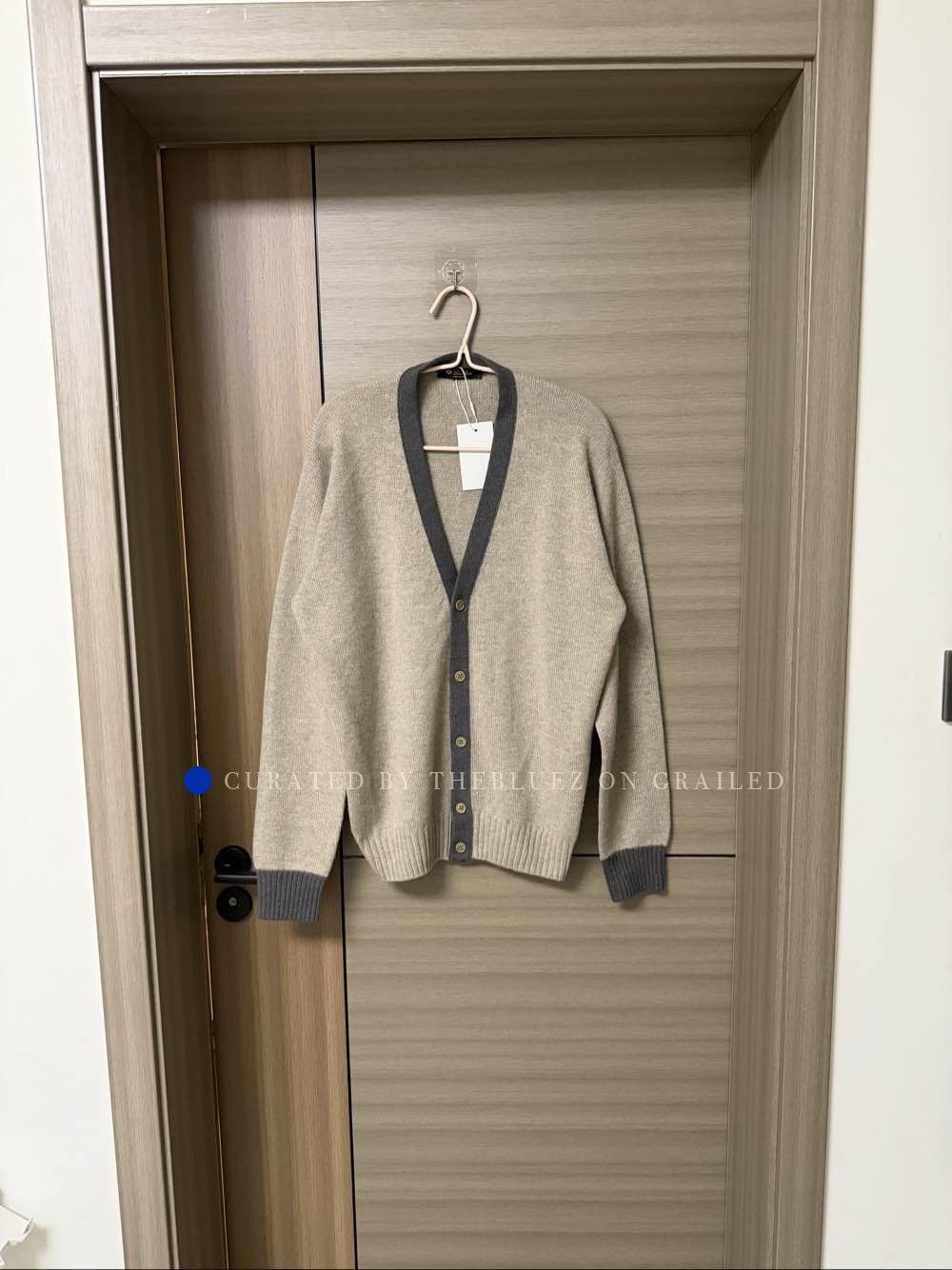 Loro Piana Beige V-Neck Button-Front Long Sleeve Cardigan Size US M / EU 48-50 / 2 - 1 Thumbnail