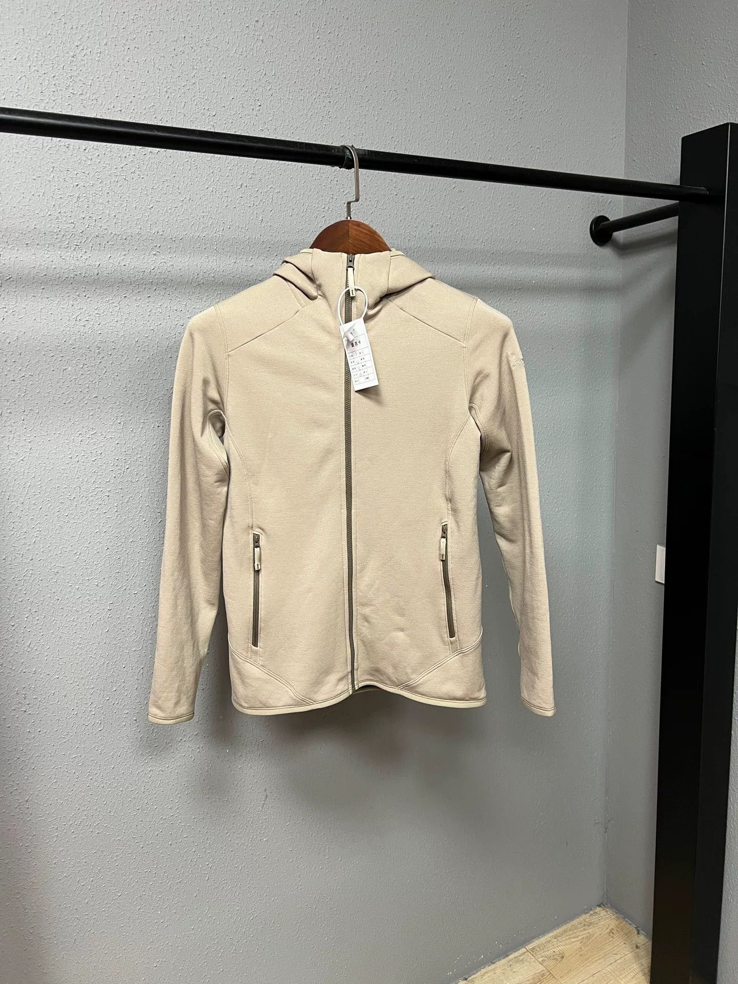 arcteryx khaki color jacket size small