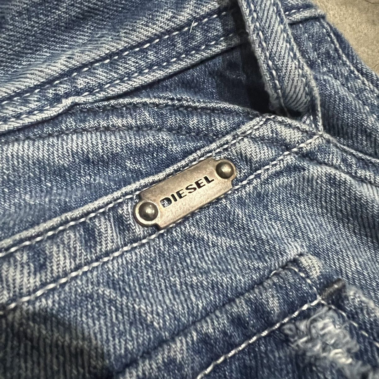 Diesel 2000s Diesel Fatigue Ripped Jeans Size US 29 - 6 Thumbnail