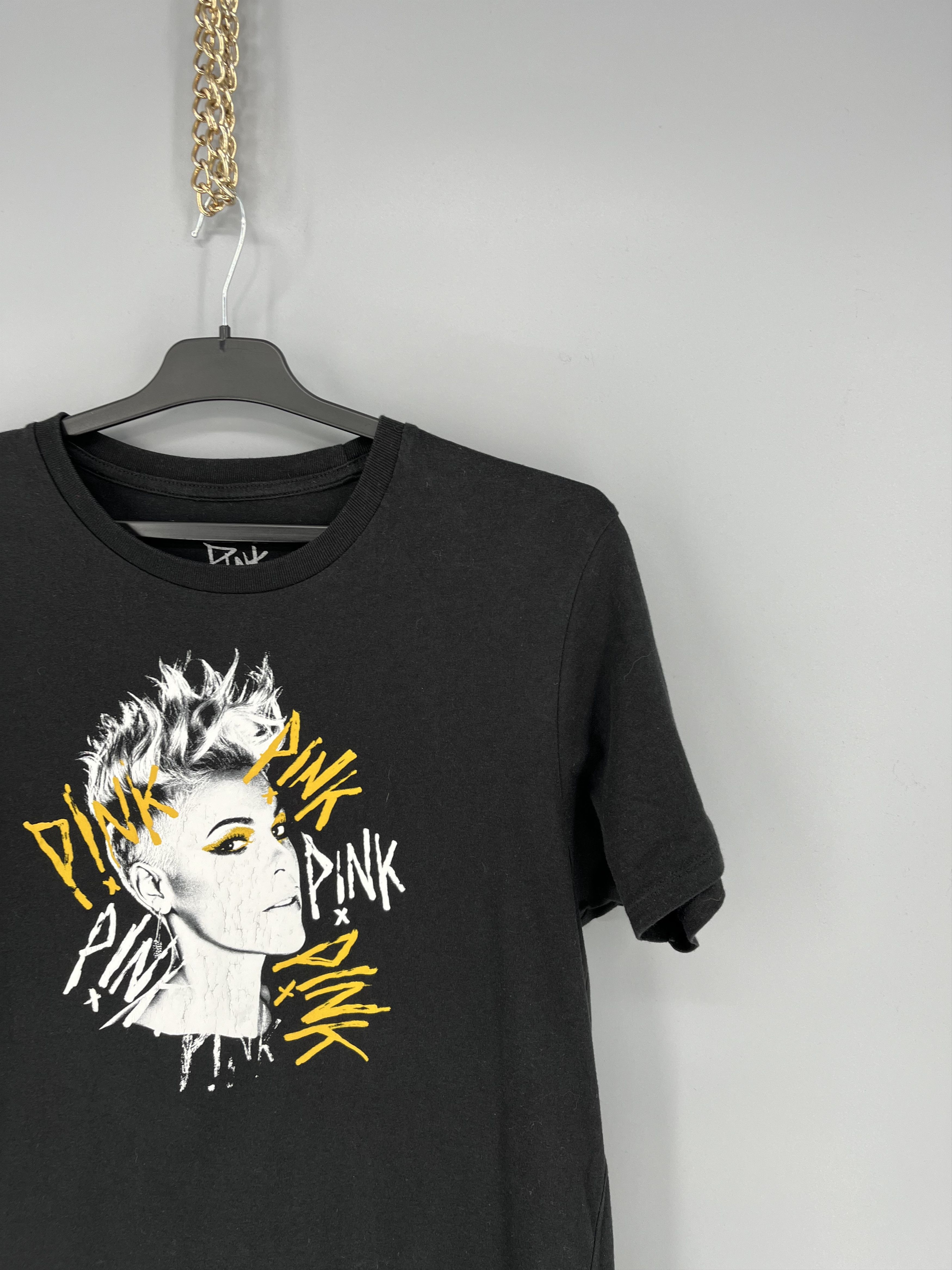 Pink × Vintage Vintage Y2K Pink Fun House Tour American Singer Artist Tee Size US M / EU 48-50 / 2 - 5 Thumbnail