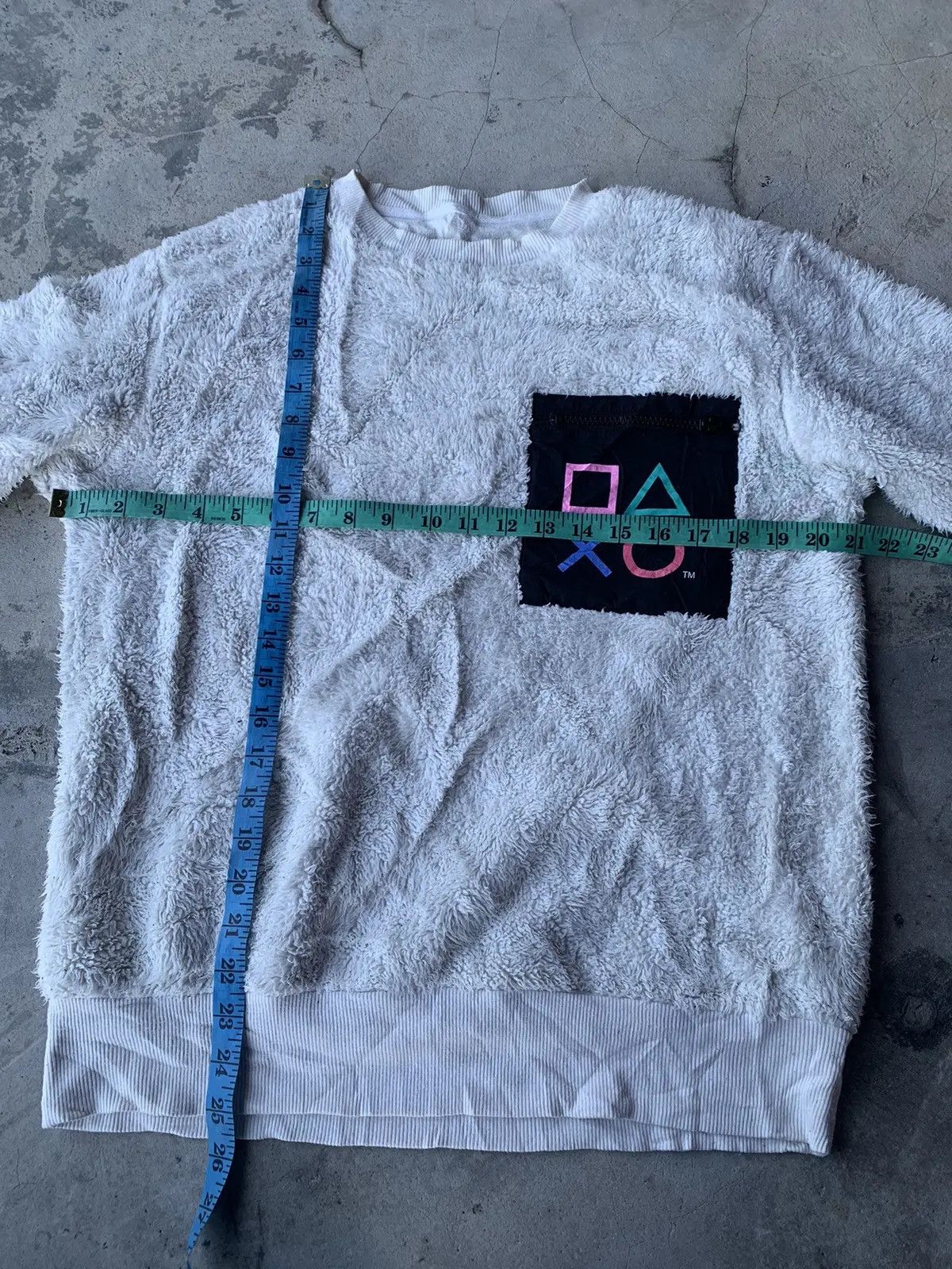 Playstation VINTAGE PLAYSTATION EMBROIDERY LOGO FLEECE SWEATSHIRT. Size US L / EU 52-54 / 3 - 5 Thumbnail