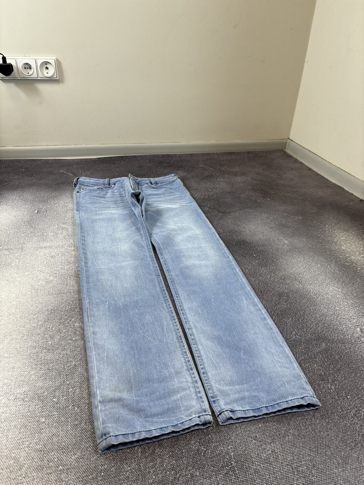 Diesel Diesel Iakop NWT Men’s Regular Slim Tapered Blue Denim Jeans Size US 28 / EU 44 - 3 Thumbnail