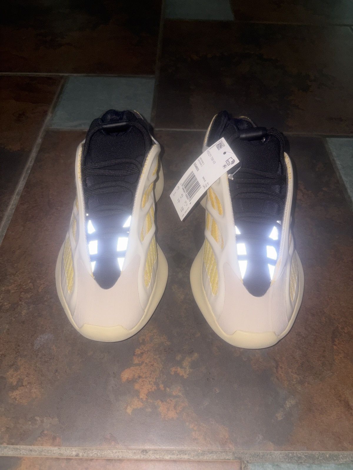 Adidas × Kanye West Adidas Yeezy 700 V3 “Safflower”🌻 Size 5 Size US 5 / EU 37 - 3 Thumbnail