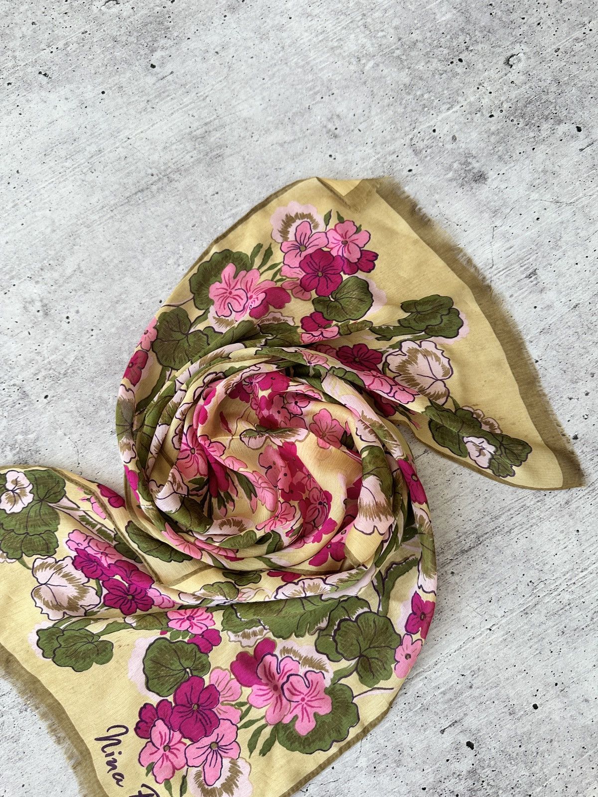Nina Ricci Nina Ricci flowers scarf Size ONE SIZE - 3 Thumbnail