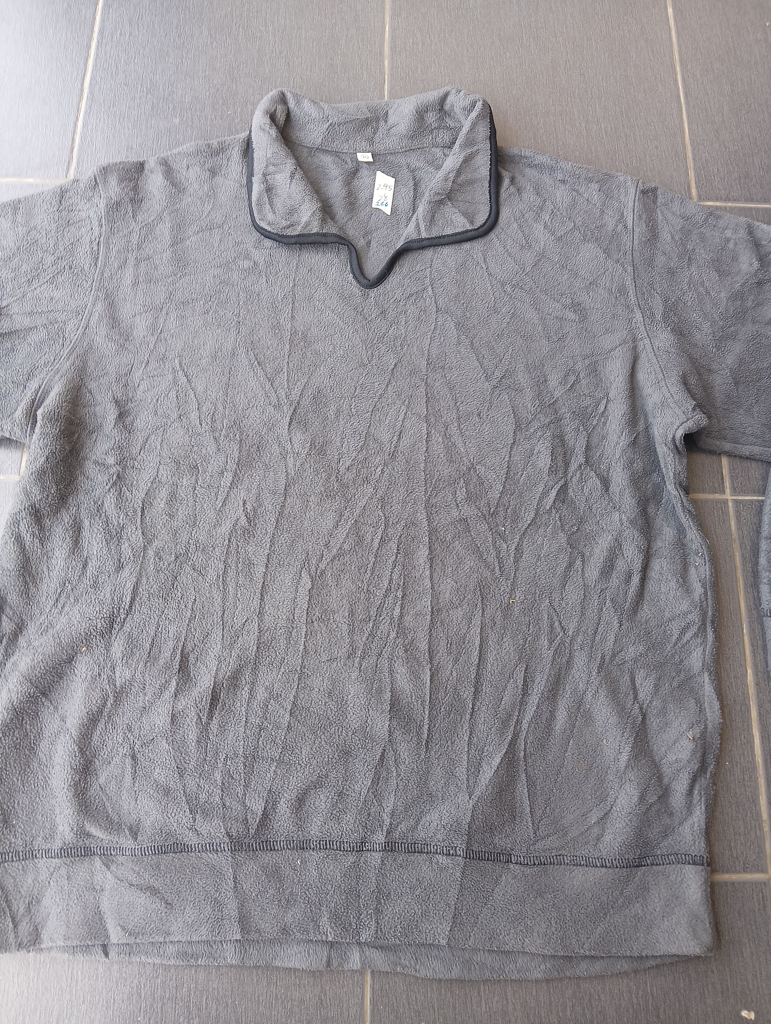 Uniqlo uniqlo sweater Size US XL / EU 56 / 4 - 2 Thumbnail