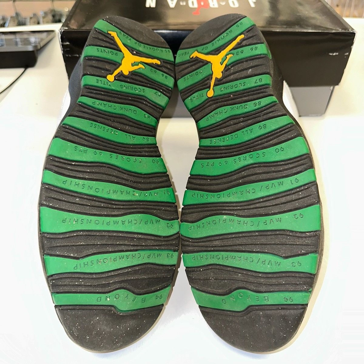 Jordan Brand × Nike Size 11.5 - Air Jordan 10 Retro 2019 Seattle (310805-137) Size US 11.5 / EU 44-45 - 5 Thumbnail