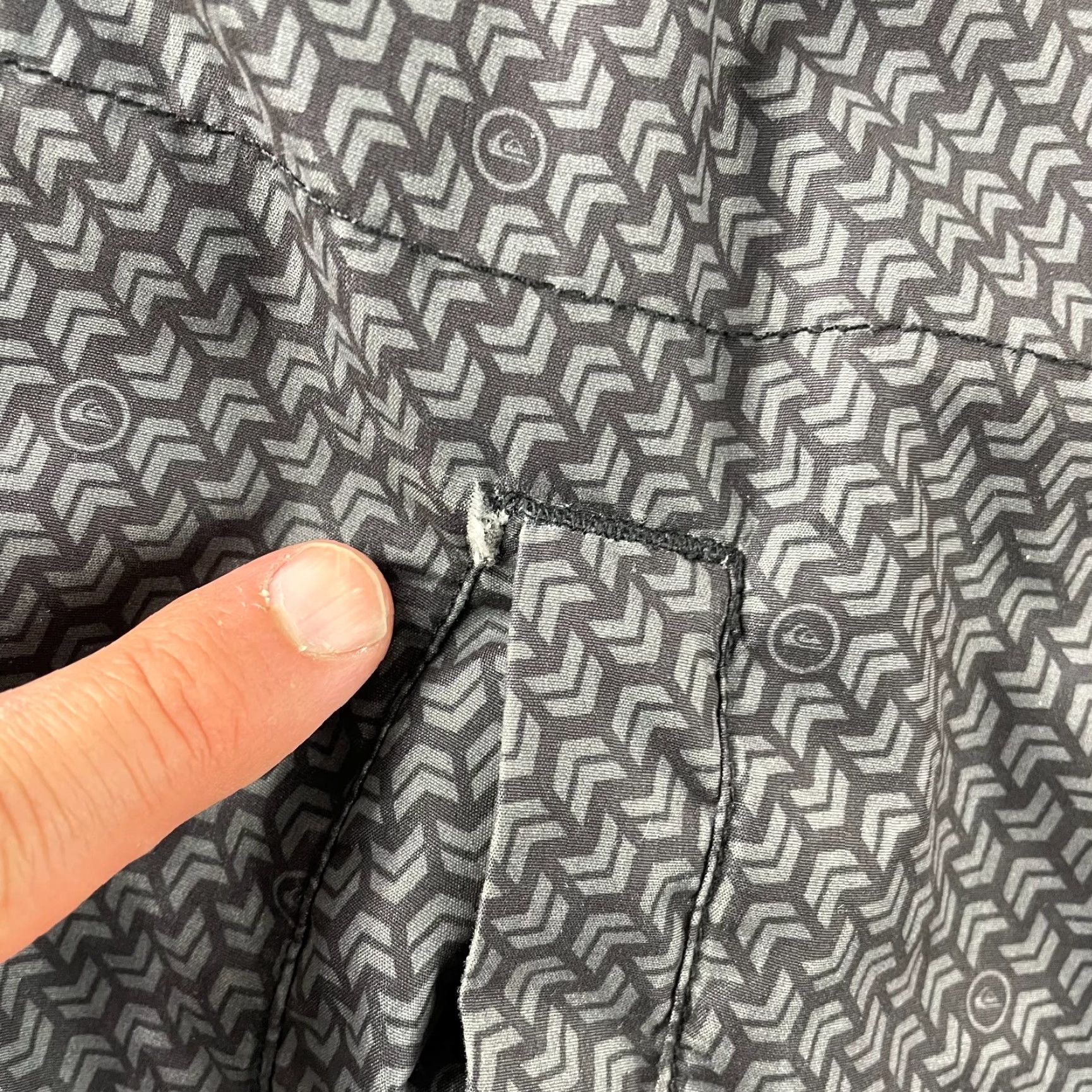 Quiksilver VINTAGE Quiksilver Jacket Mens XL Black Grey Chevron Fleece Lined Zip Up Grunge Size US XL / EU 56 / 4 - 7 Thumbnail