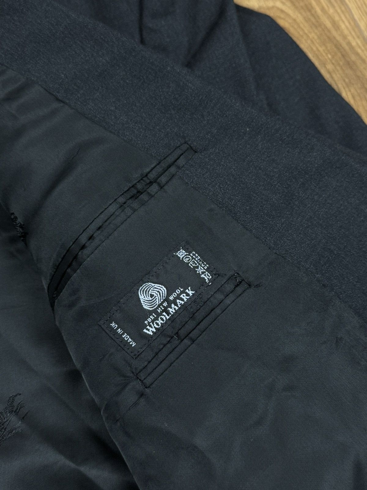 Burberry Vintage wool navy blazer Burberry original luxury item Size 54L - 3 Thumbnail