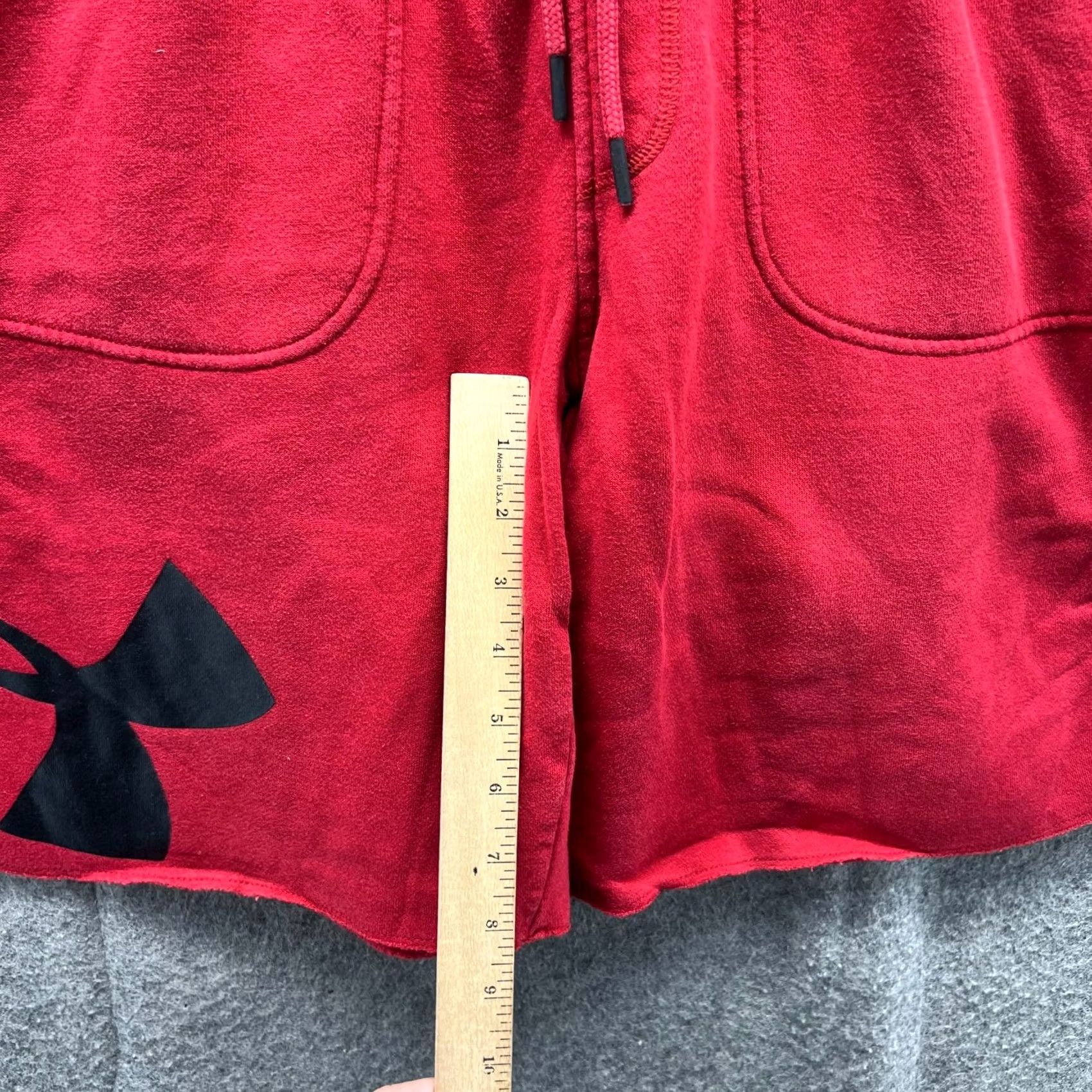 Under Armour Under Armour Shorts Mens Small Red Fleece HeatGear Drawstring Logo Athletic Activewear Regular Fit 8 in Inseam - Size US 29 - 7 Thumbnail