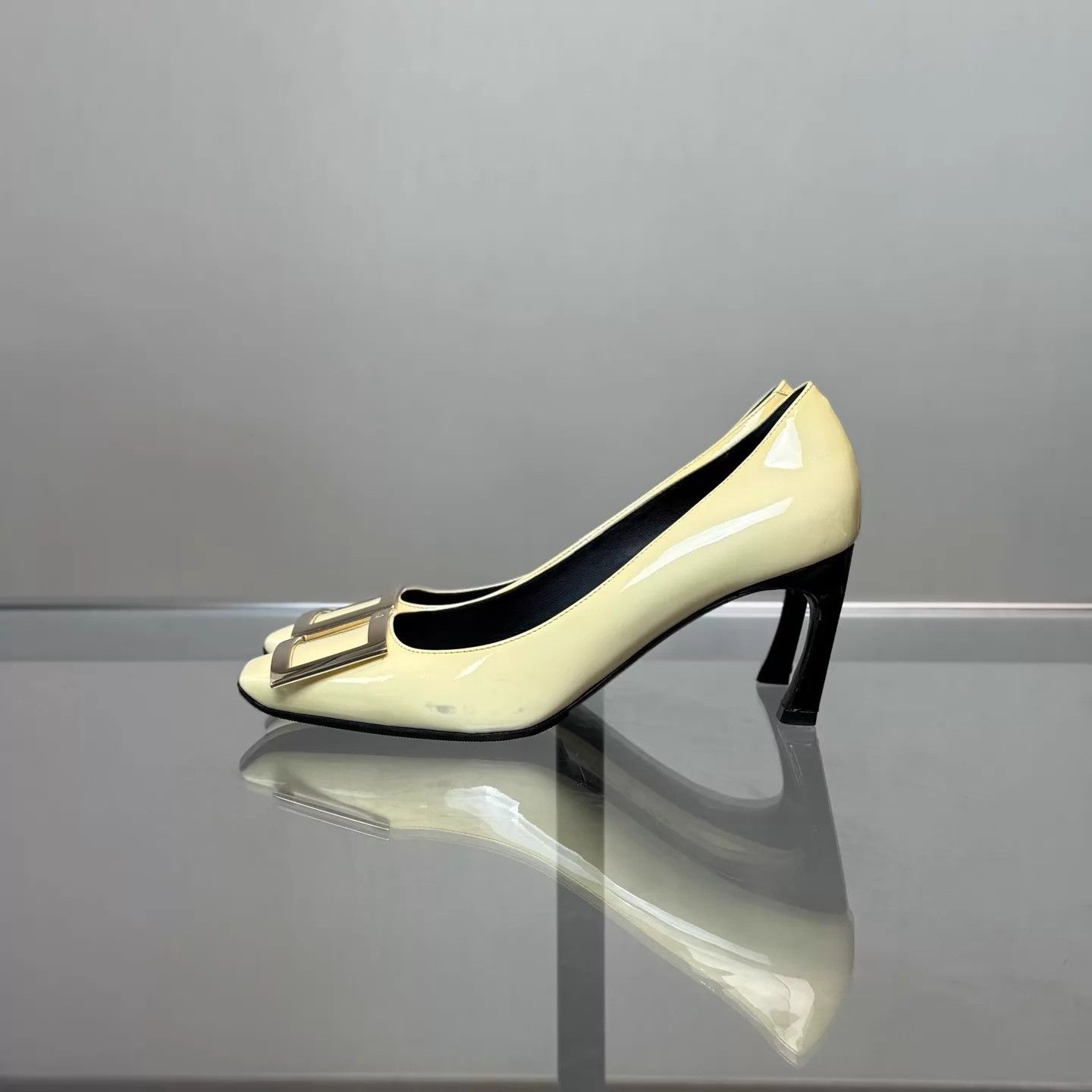 Roger Vivier RV patent leather square buckle heels 35.5 99 Size US 5 / IT 35 - 2 Thumbnail