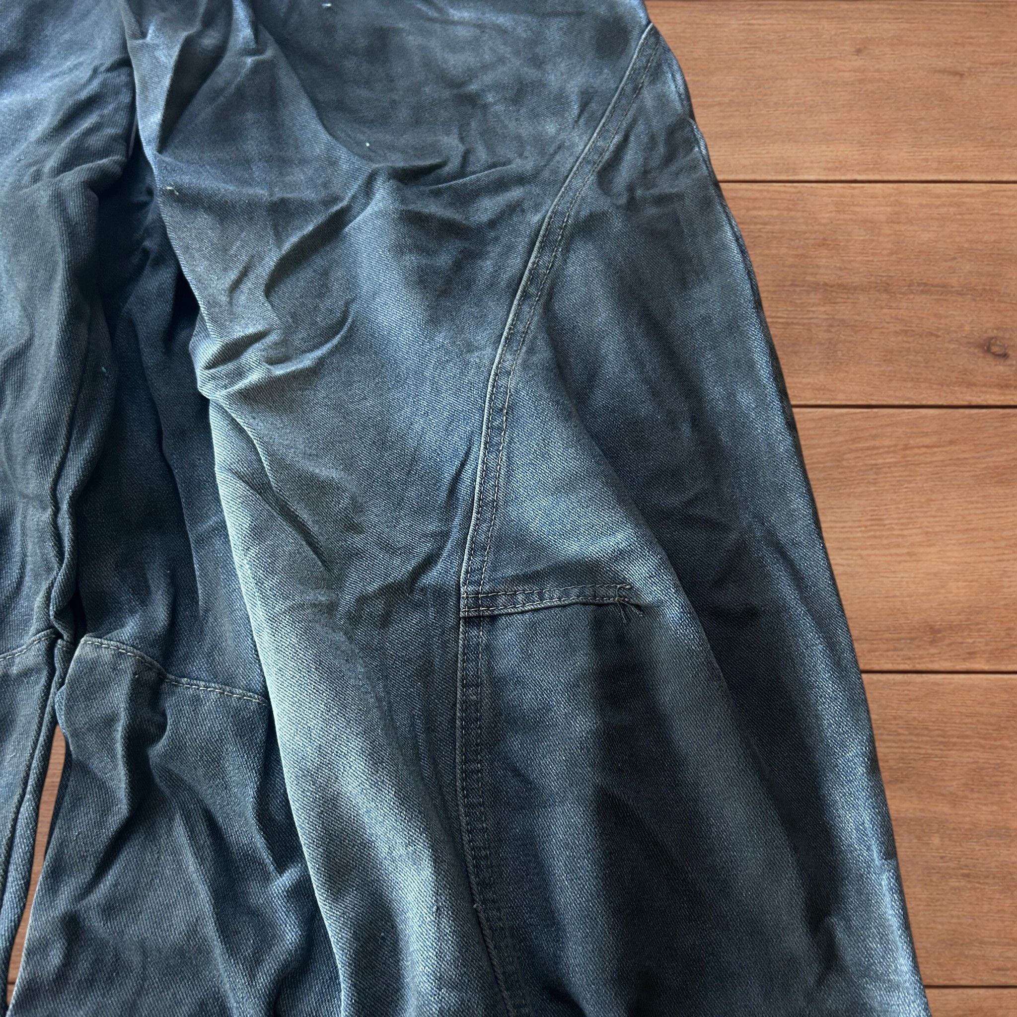 Japanese Brand Baggy vintage style wide leg skater jeans in faded grey. Size US 34 / EU 50 - 5 Thumbnail