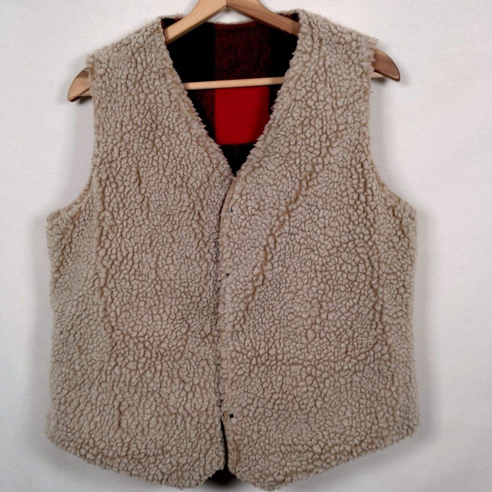 Vintage VINTAGE Woolrich Vest Medium Red Plaid Wool Blend Snap Sherpa Lined Work Mens M Buckaroo Outdoorsy Buffalo Plaid Theme Size US M / EU 48-50 / 2 - 4 Thumbnail