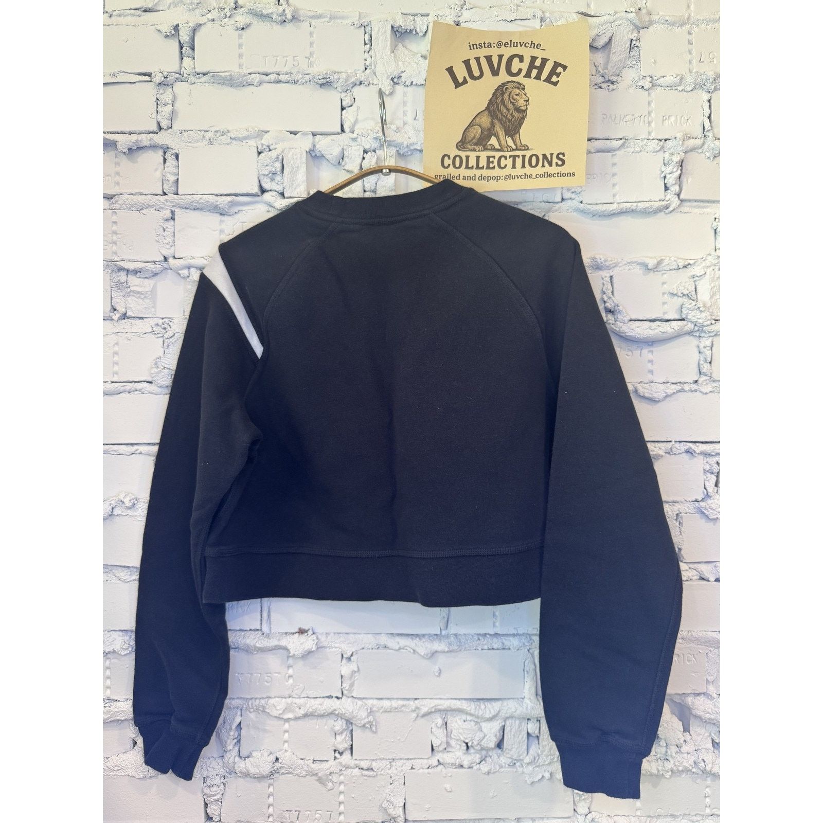 Nike Nike Sweatshirt Womens Small Black Crewneck Cropped Logo Size S / US 4 / IT 40 - 2 Thumbnail