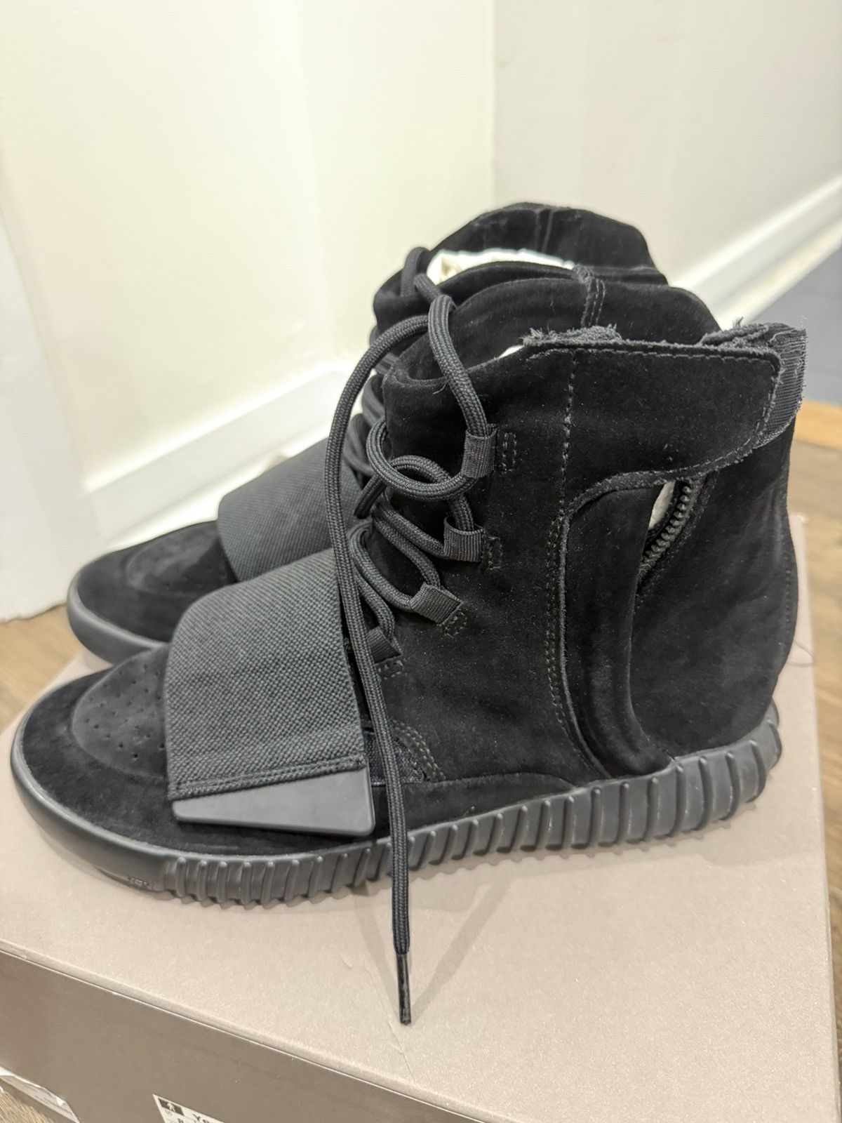 Yeezy Adidas Yeezy Boost 750 Size US 8 / EU 41 - 2 Thumbnail