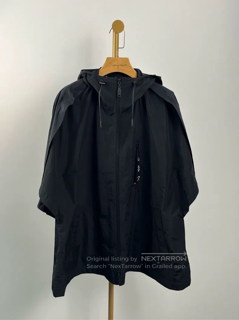 Louis Vuitton Louis Vuitton Black Full Logo Hooded Short Sleeve Jacket Size XS / US 0-2 / IT 36-38 - 2 Thumbnail