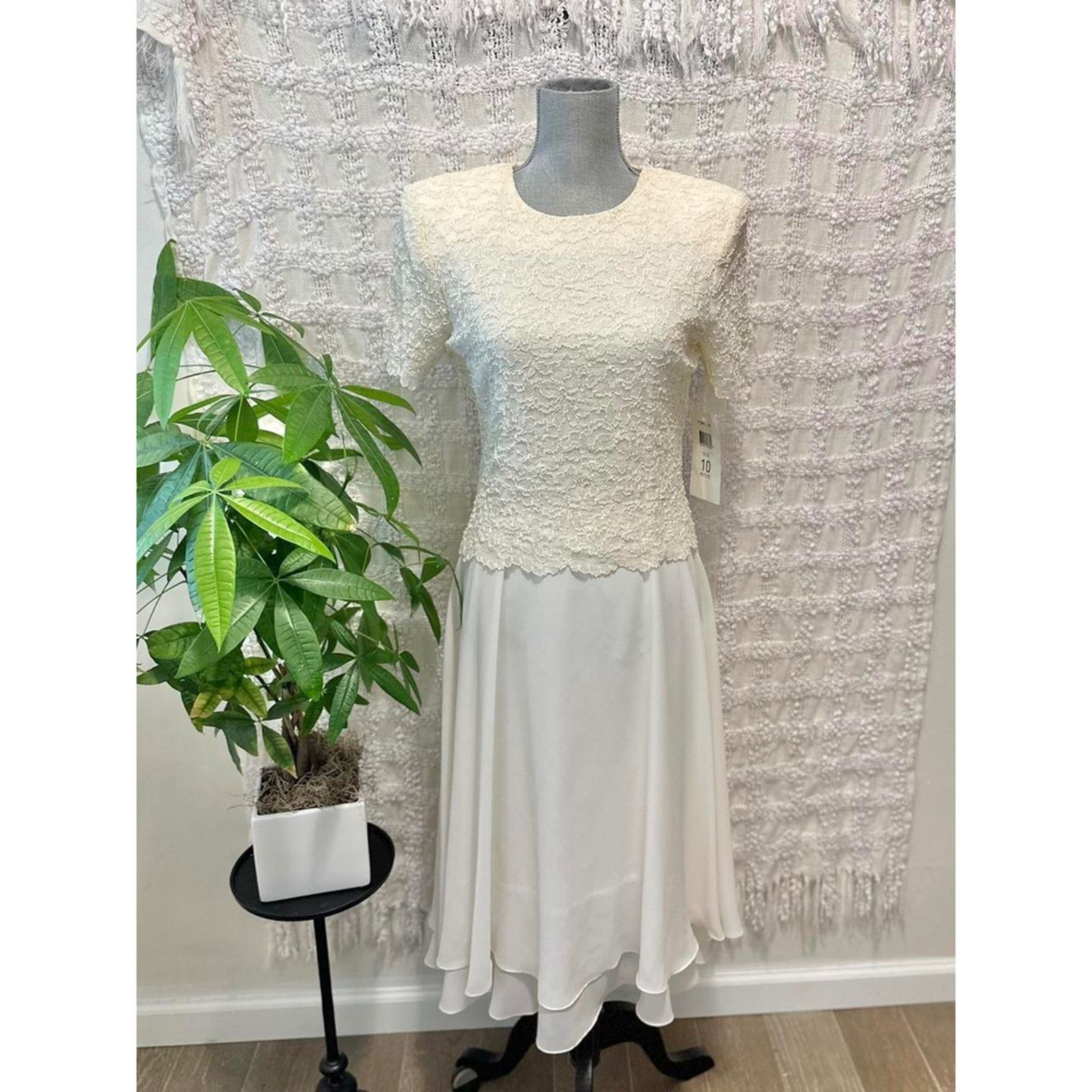 Other 80s Vintage wedding dress shoulder pad lace petite 10p Size L / US 10 / IT 46 - 1 Thumbnail