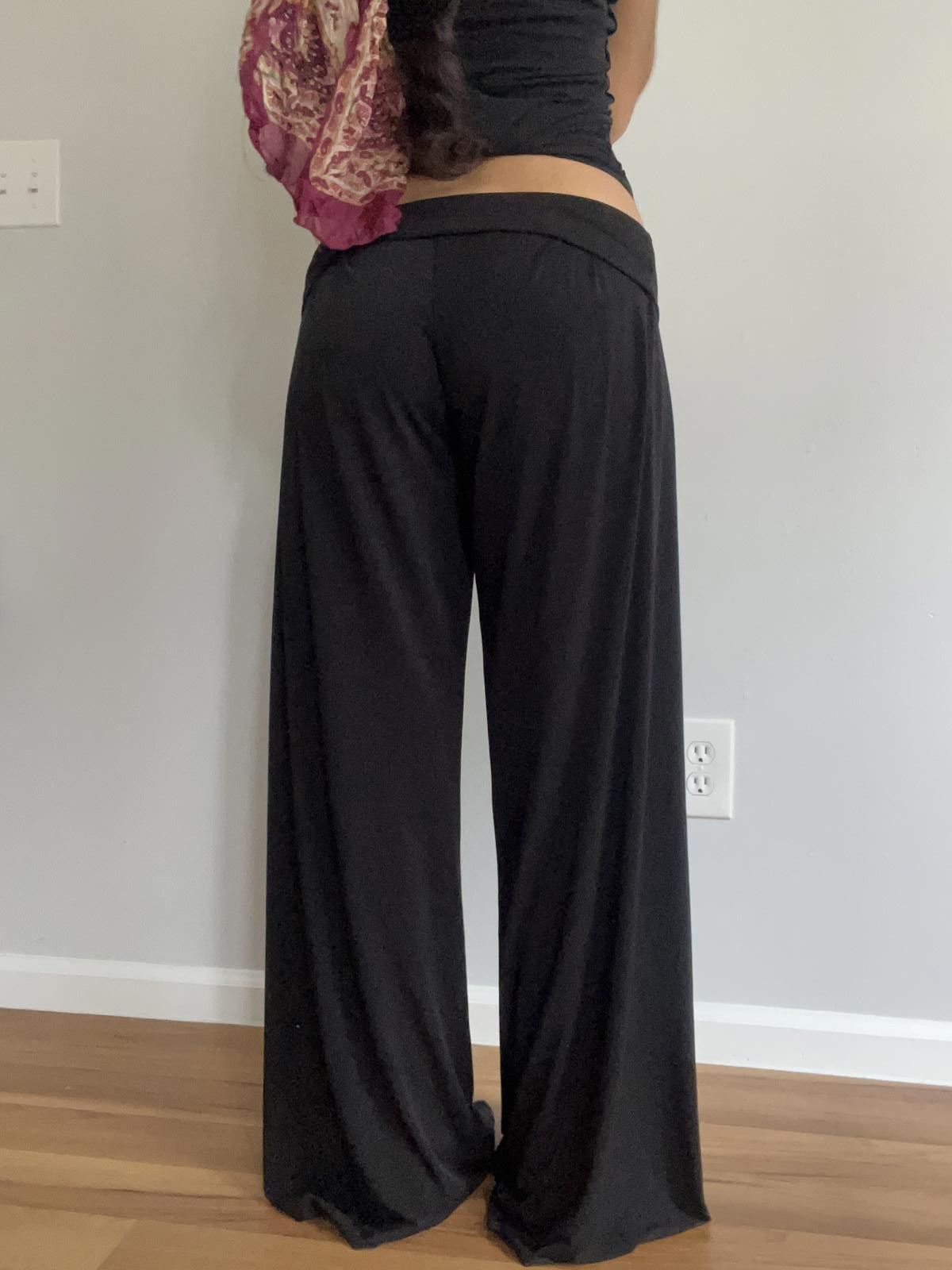 Other Women’s black wide legged low rise yoga pants Size 32" / US 10 / IT 46 - 7 Thumbnail