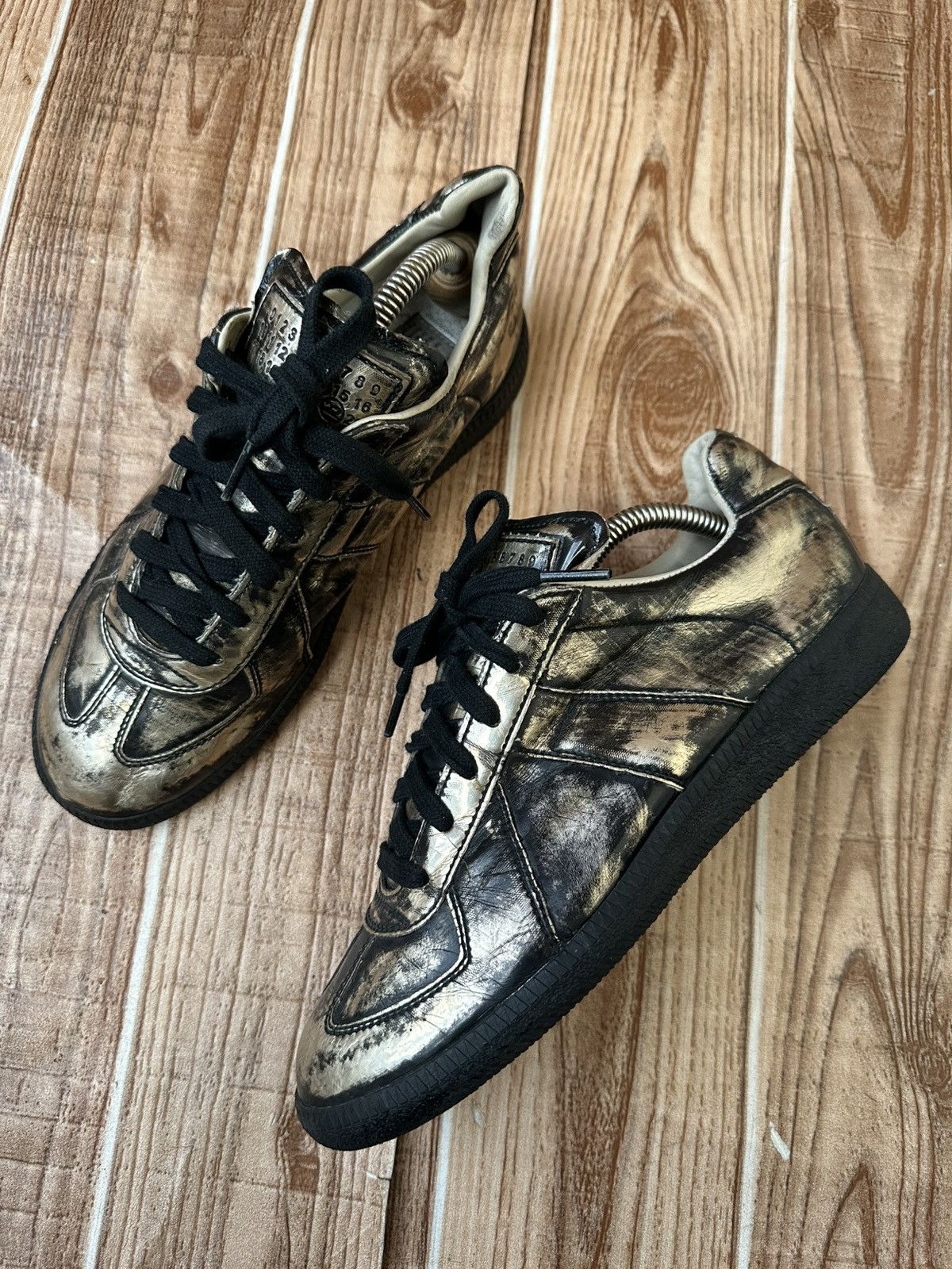 Maison Margiela Maison Margiela Black/Silver Metallic Leather Lowtop Sneaks Size US 7 / IT 37 - 13 Thumbnail