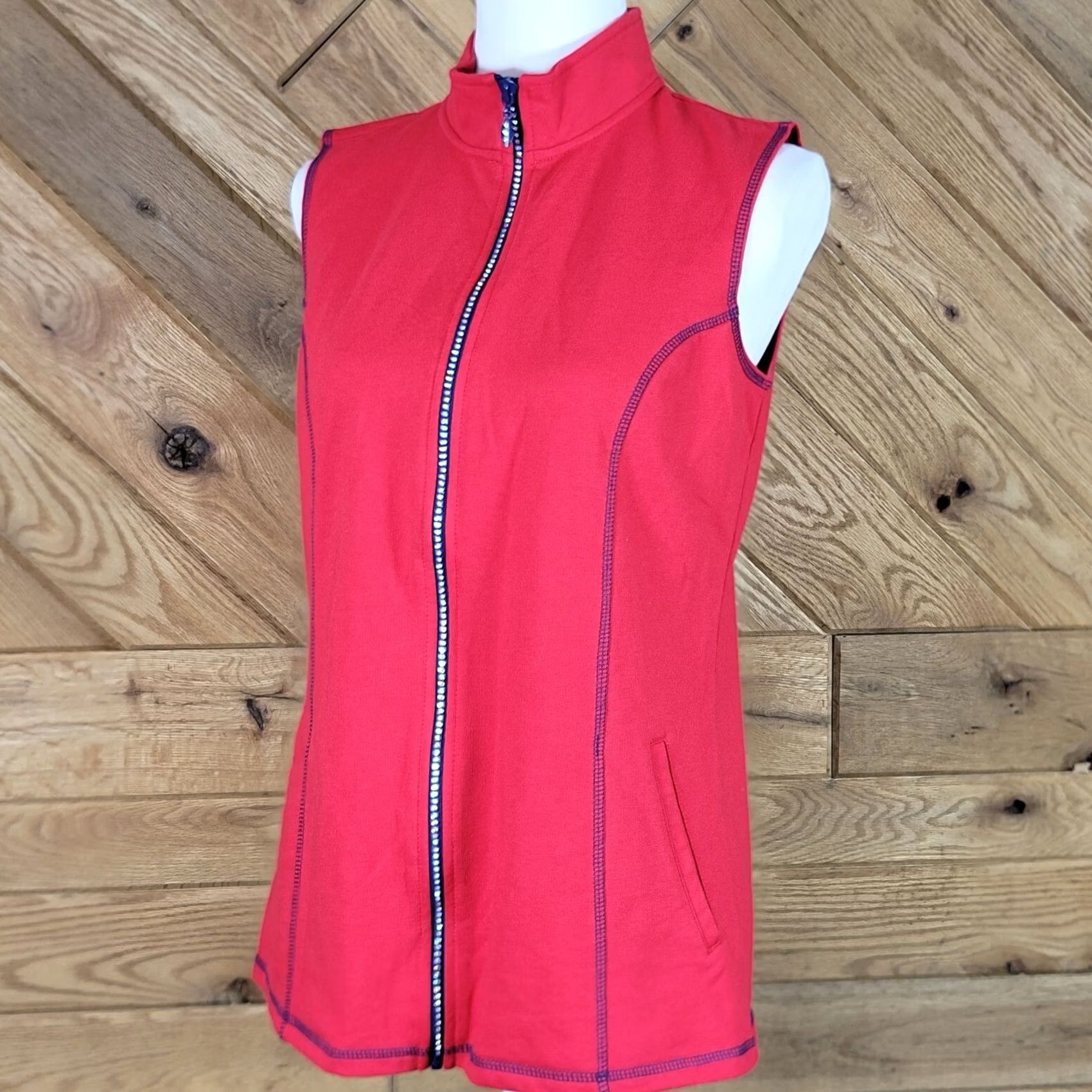 Quacker Factory Quacker Factory Vest Womens Size XS Red Full Zip Rhinestone Embellished Top Size XS / US 0-2 / IT 36-38 - 5 Thumbnail