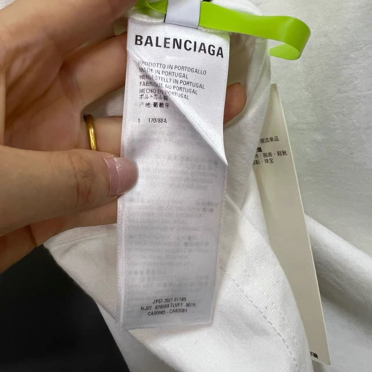Balenciaga Balenciaga White Letter Logo Print Short Sleeve K28 Size US S / EU 44-46 / 1 - 3 Thumbnail