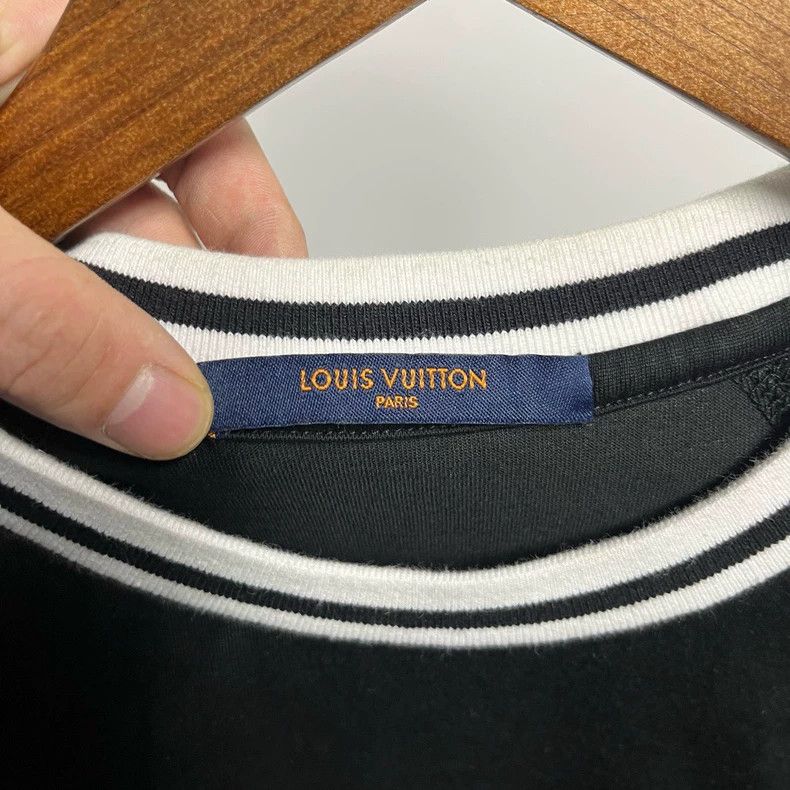 Louis Vuitton Louis Vuitton Inverted logo embroidered short sleeve 2504-N Size US M / EU 48-50 / 2 - 3 Thumbnail