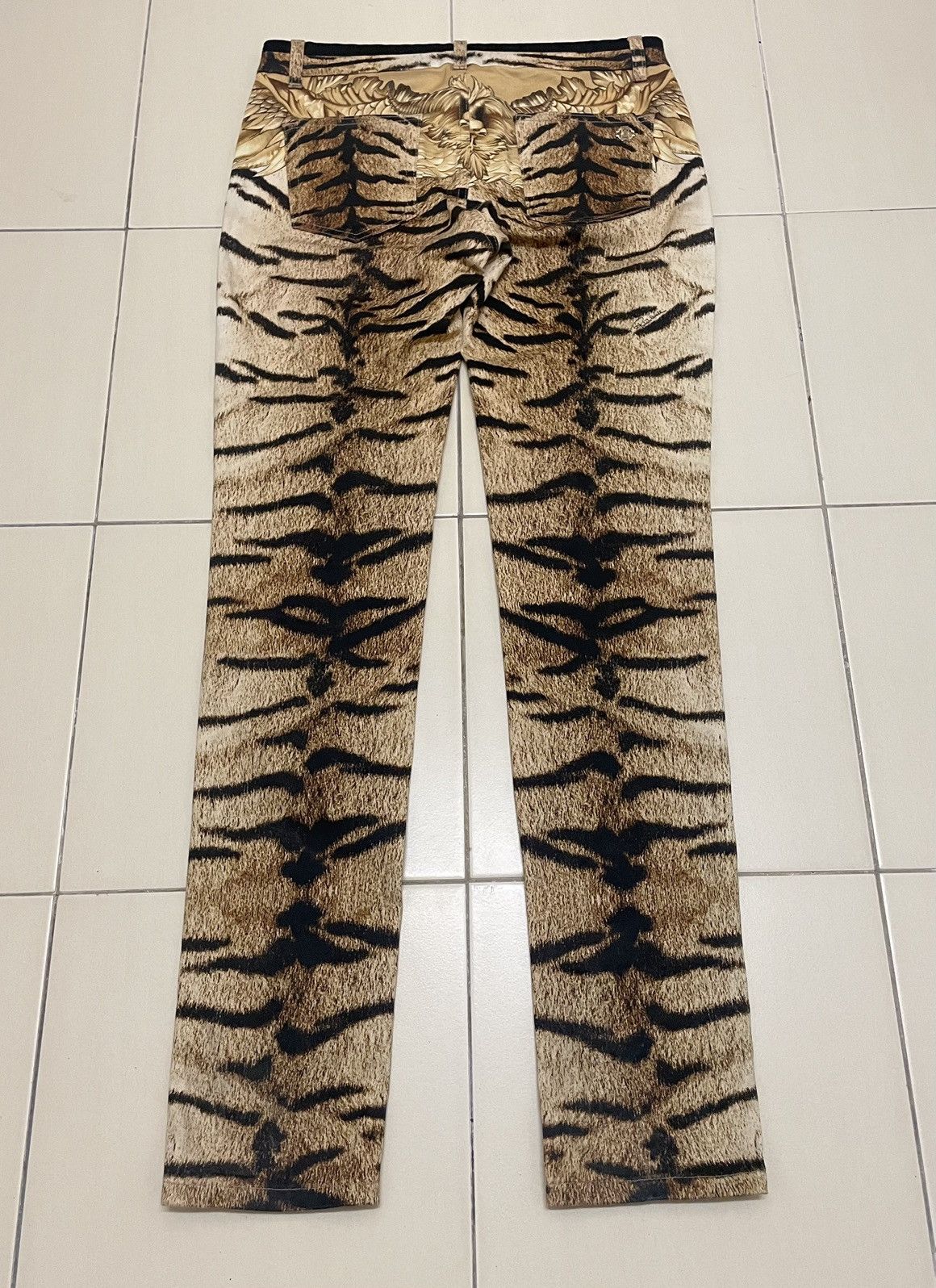 Roberto Cavalli Roberto Cavalli Animal / Tiger Print Pants Size 30" / US 8 / IT 44 - 6 Thumbnail