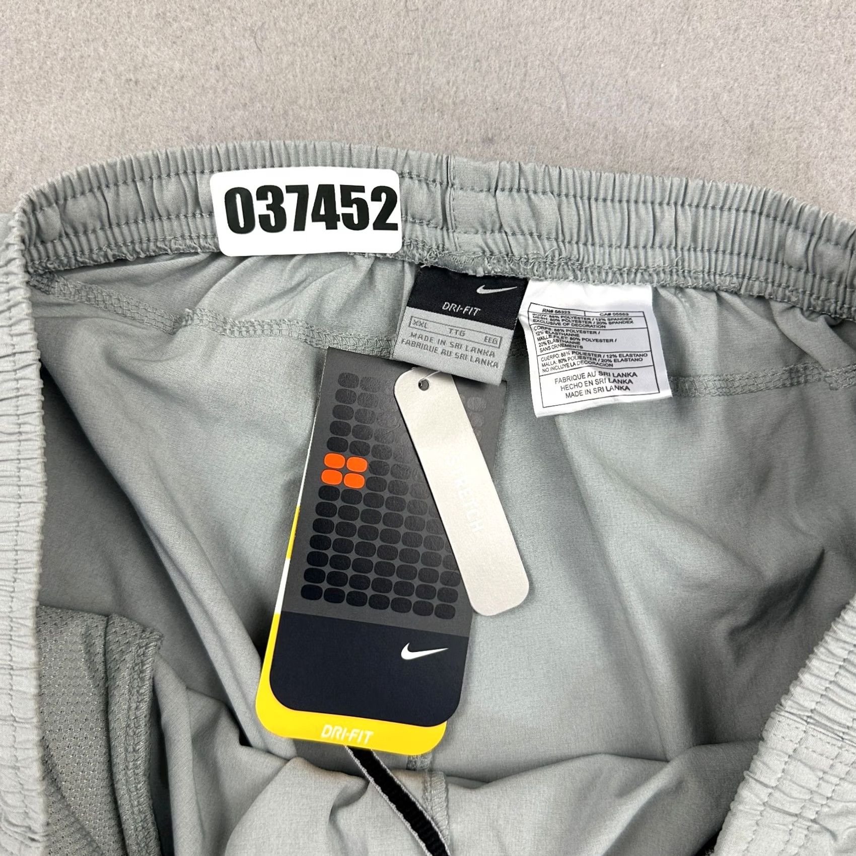 Nike VINTAGE Nike Shorts Men XXL Gray Solid Dri Fit Pocket Y2K Training Stretch Size US 39 - 6 Thumbnail
