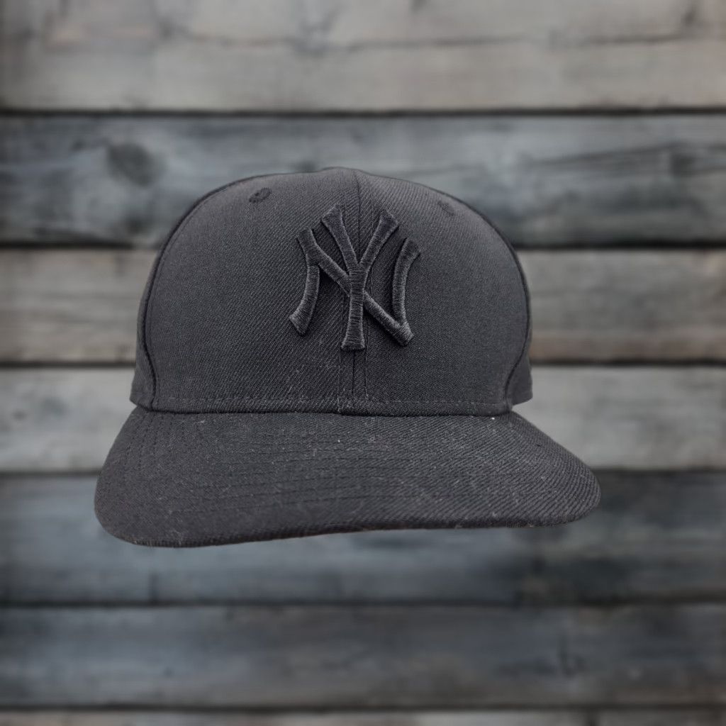 New Era VINTAGE MLB New York Yankees NY 59FIFTY Fitted Hat Cap All Black Mens Size 7 New Era Size ONE SIZE - 1 Thumbnail